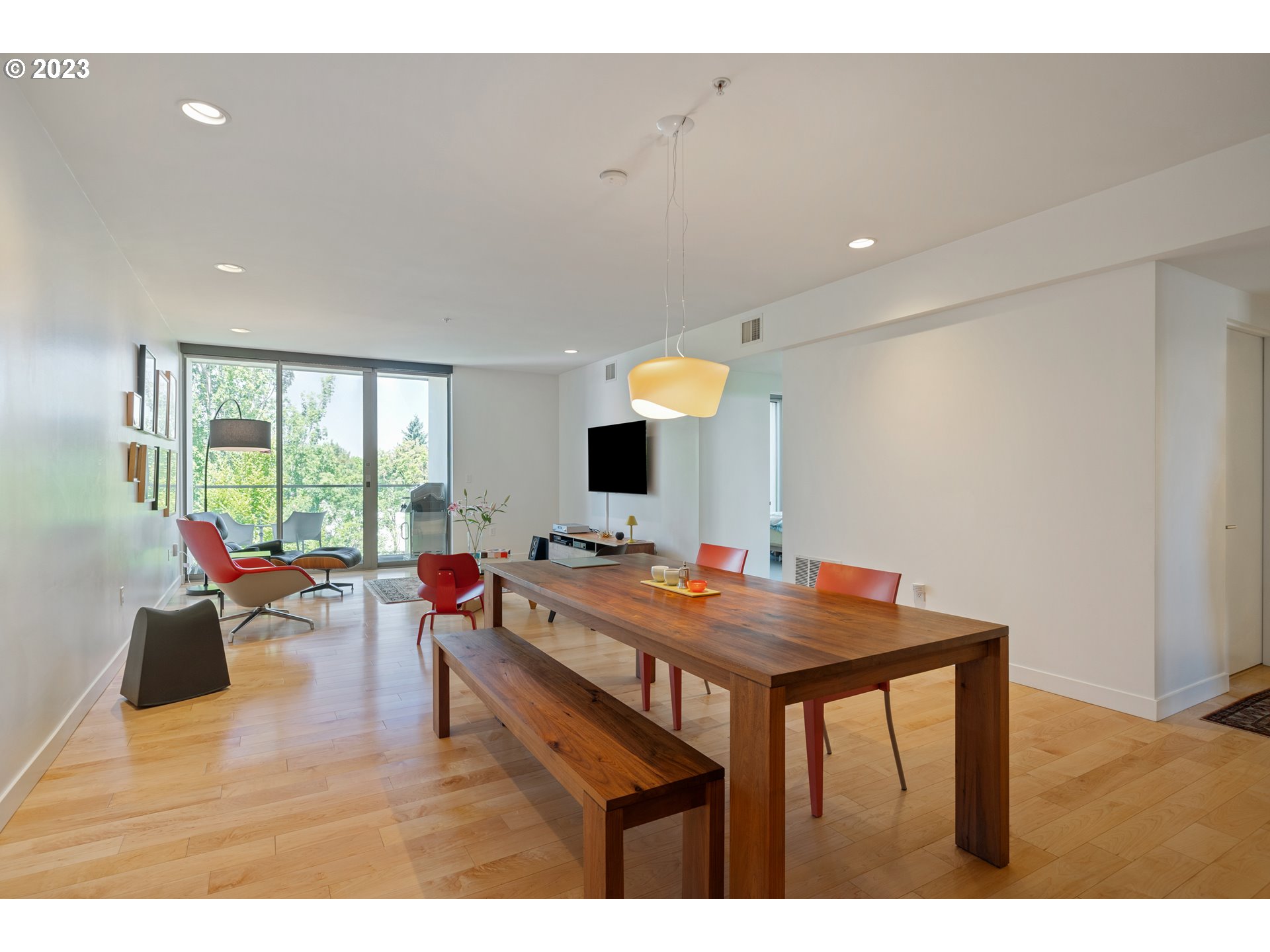 Photo #5: 23052475 Listing 