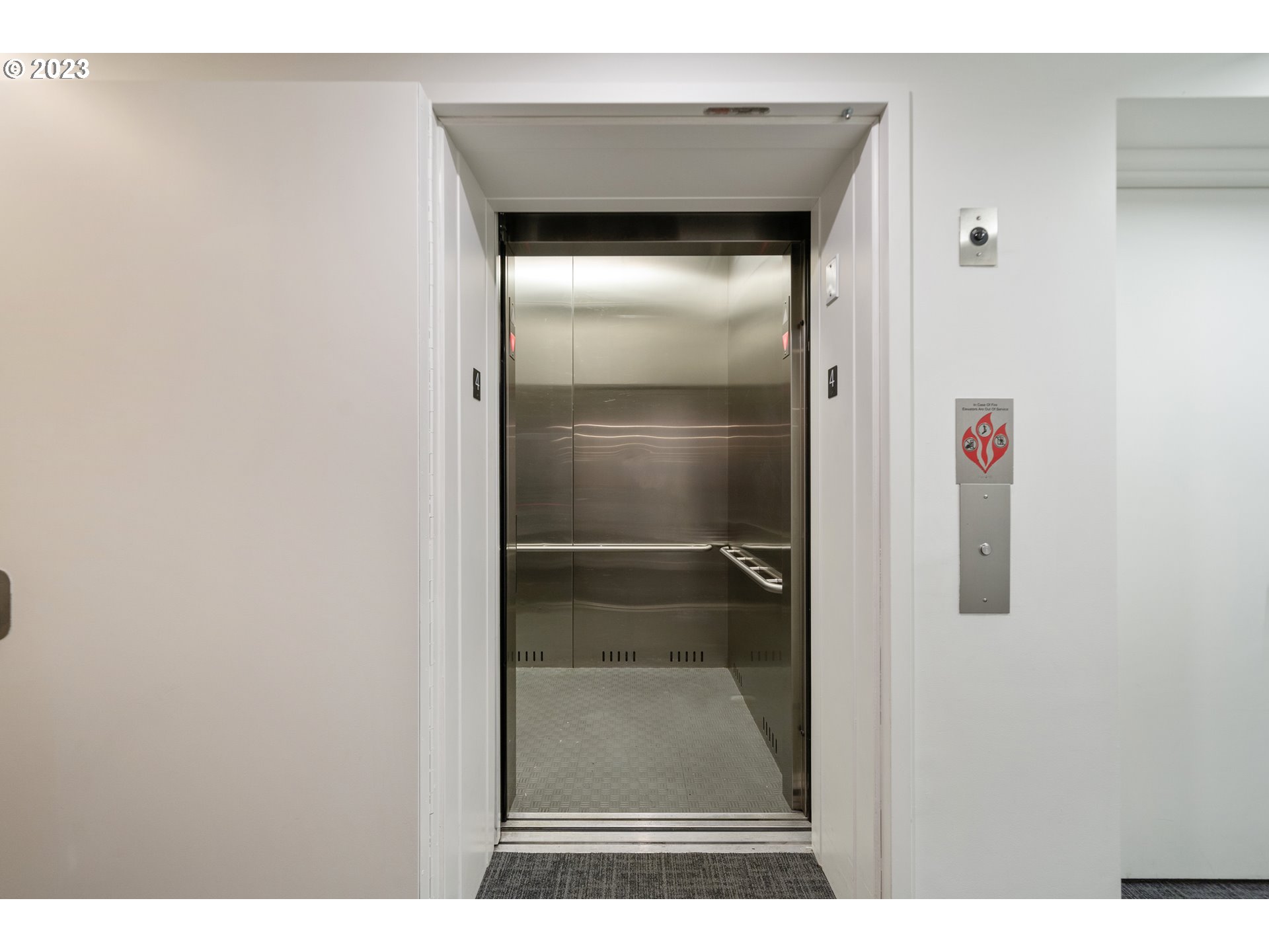 Photo #5 Elevator