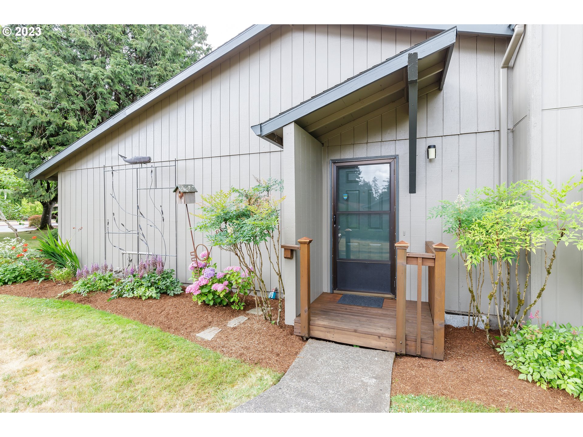 Photo #3: 23054950 Listing 