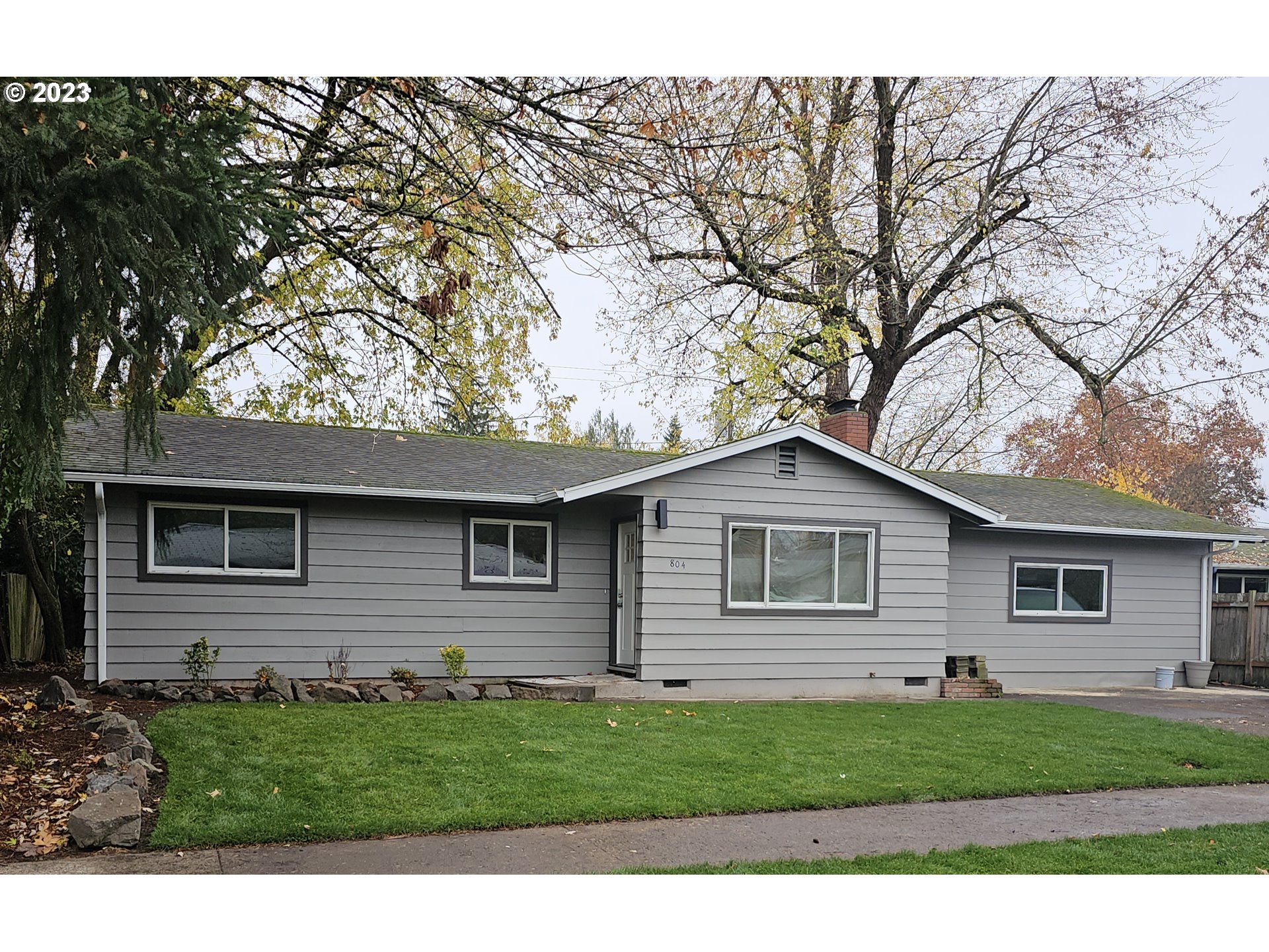 804 BARRETT AVE