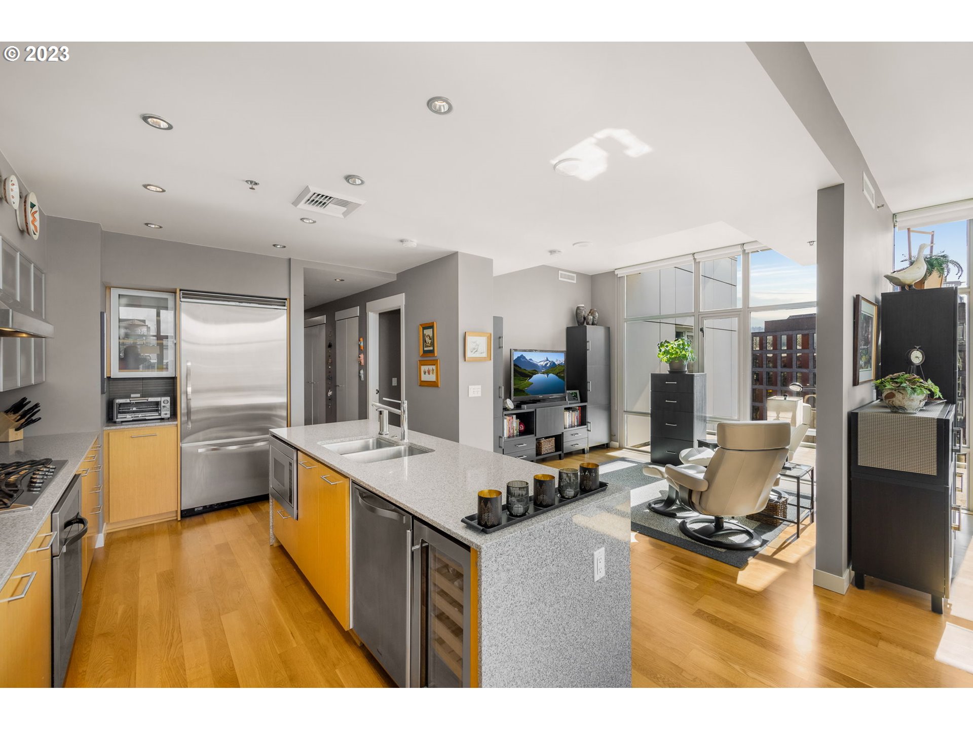 Photo #2: 23061737 Listing 