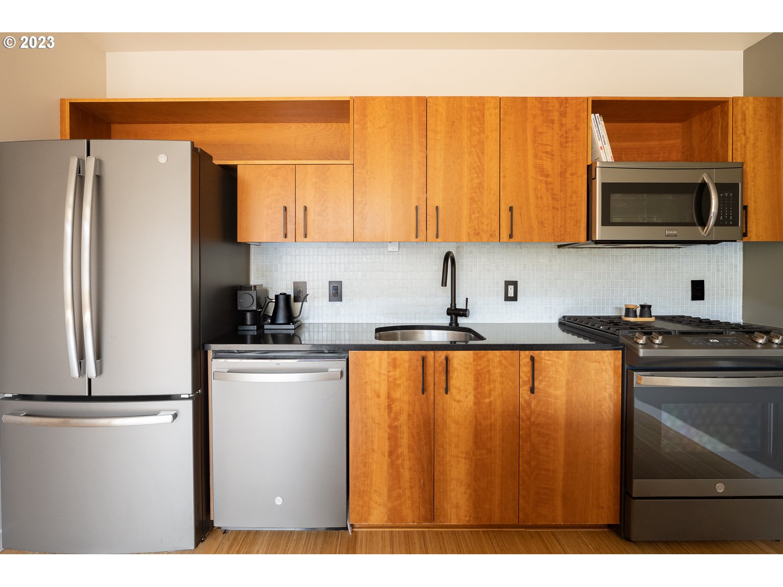 Photo #6: 23064353 Listing 