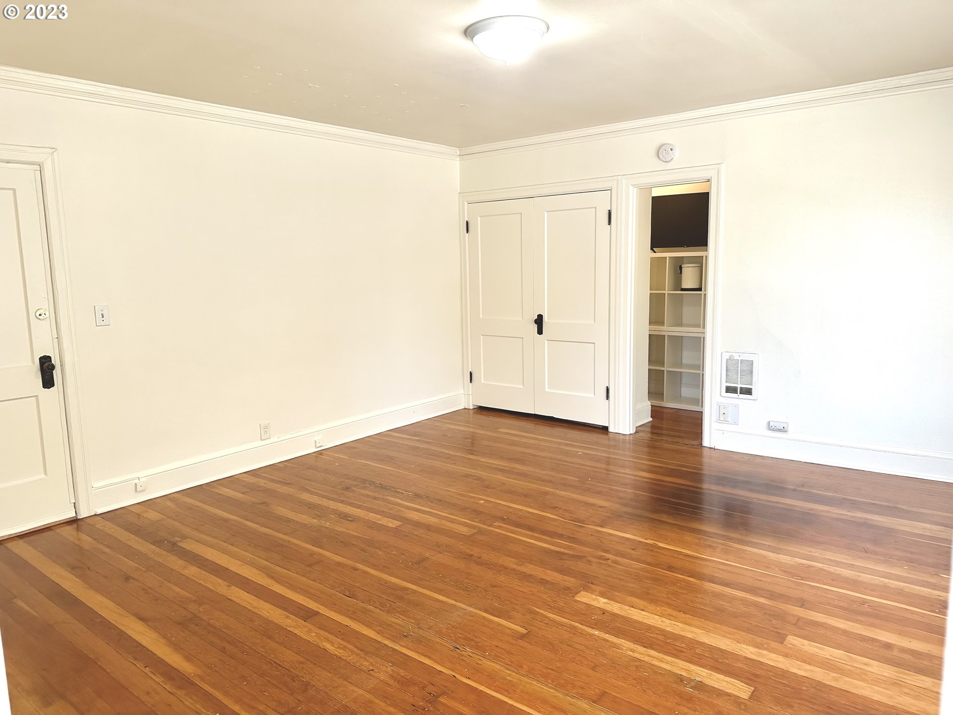 Photo #4: 23066917 Listing 