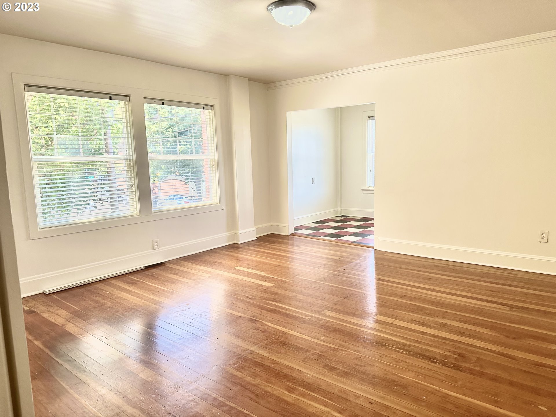 Photo #2: 23066917 Listing 