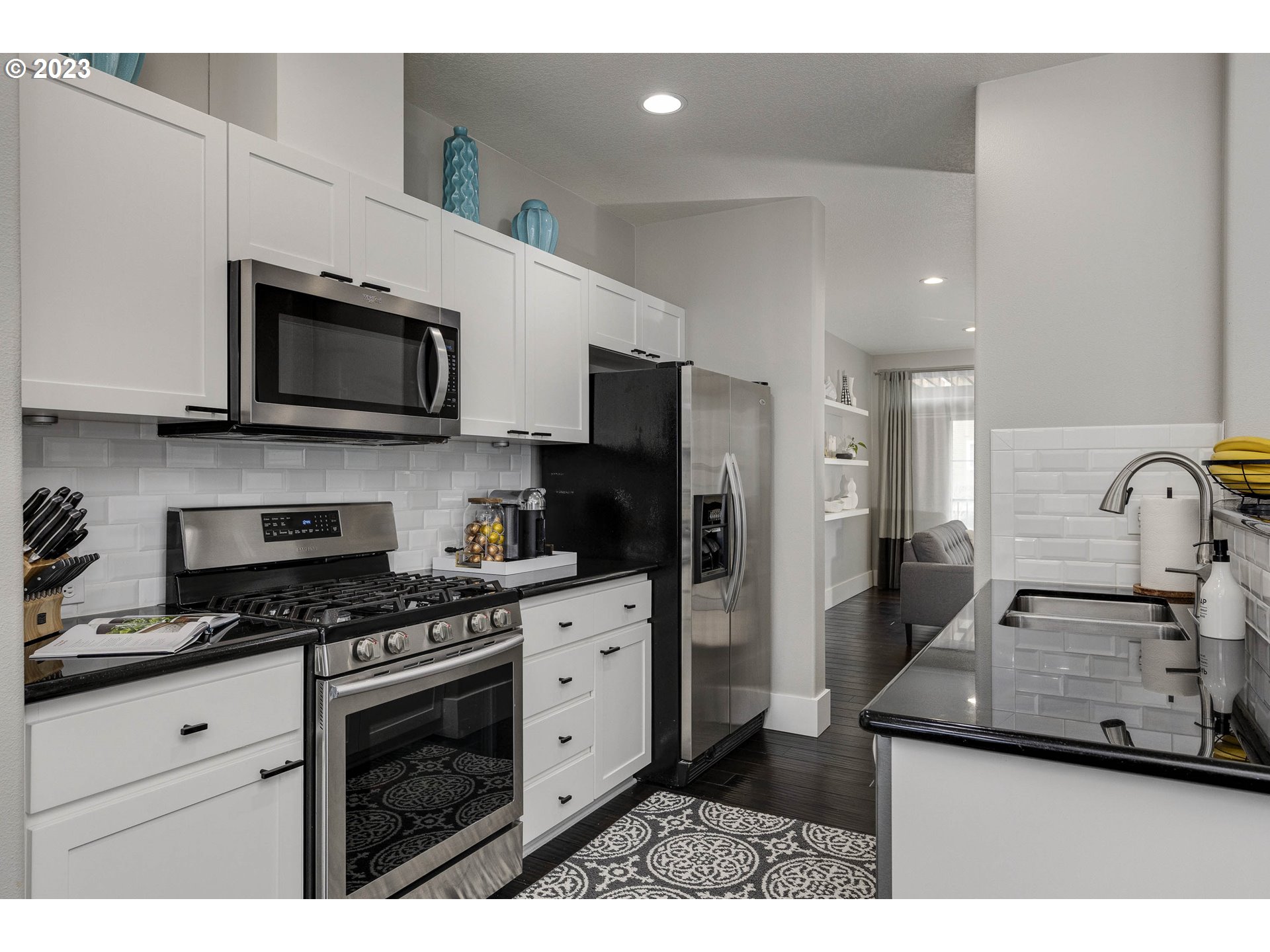 Photo #3: 23070951 Listing 