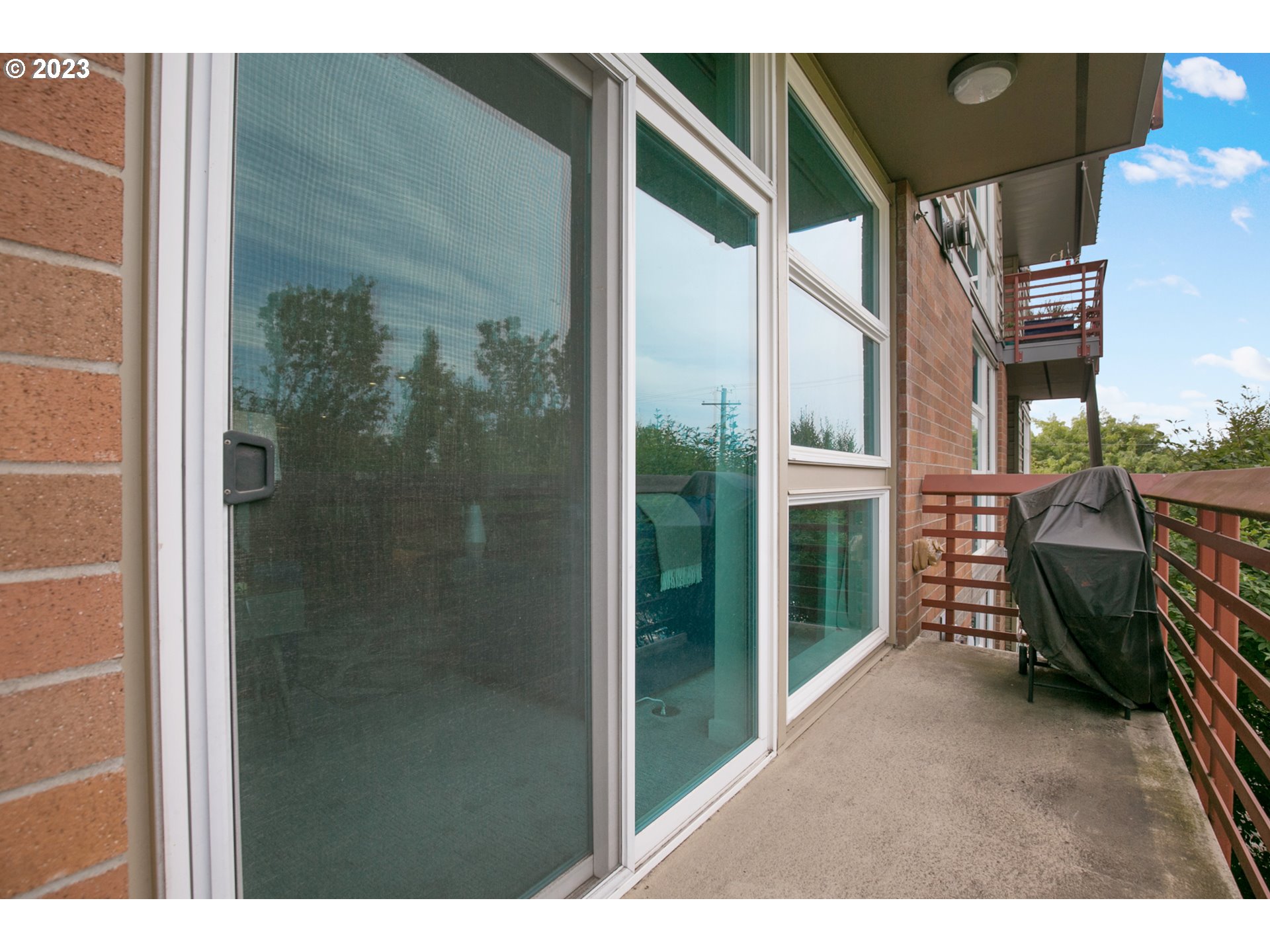 Photo #2: 23072743 Listing 