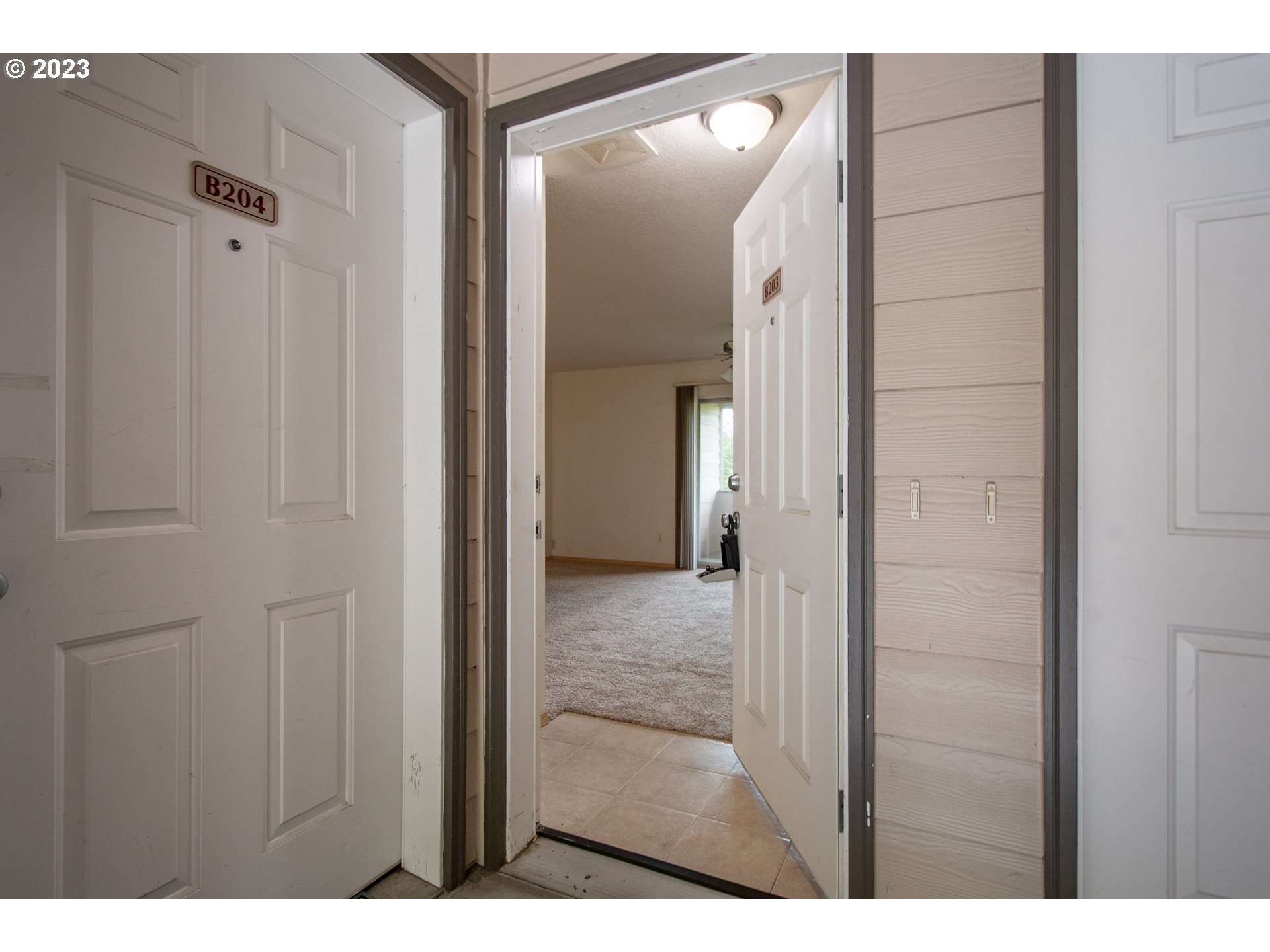 Photo #3: 23075027 Listing 