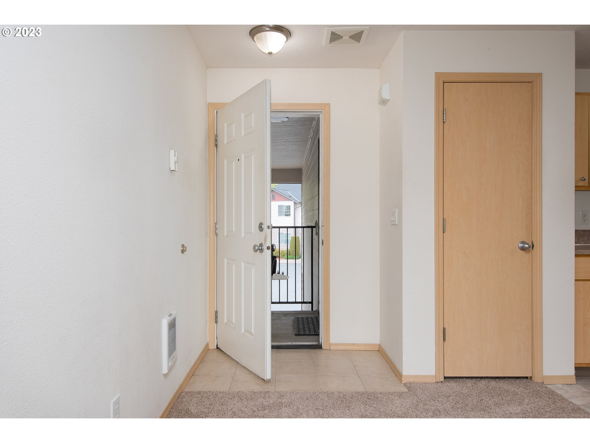 Photo #4: 23075027 Listing 