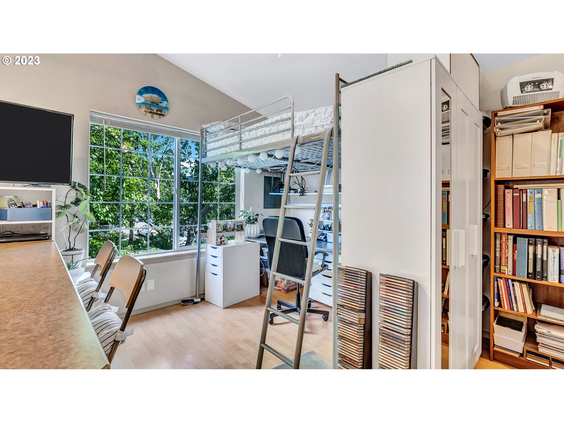 Photo #2: 23075085 Listing 