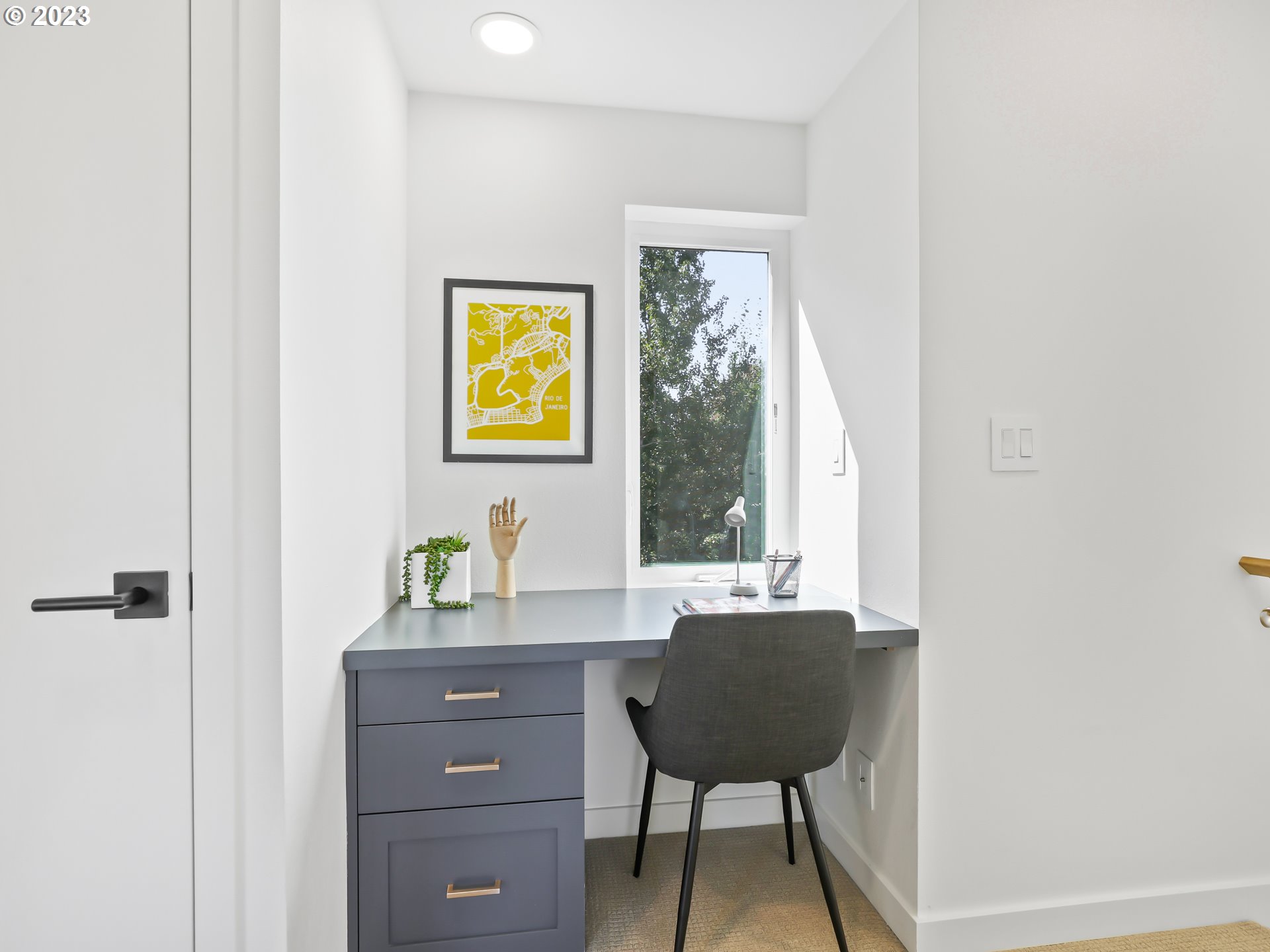 Photo #15: 23092575 Listing 