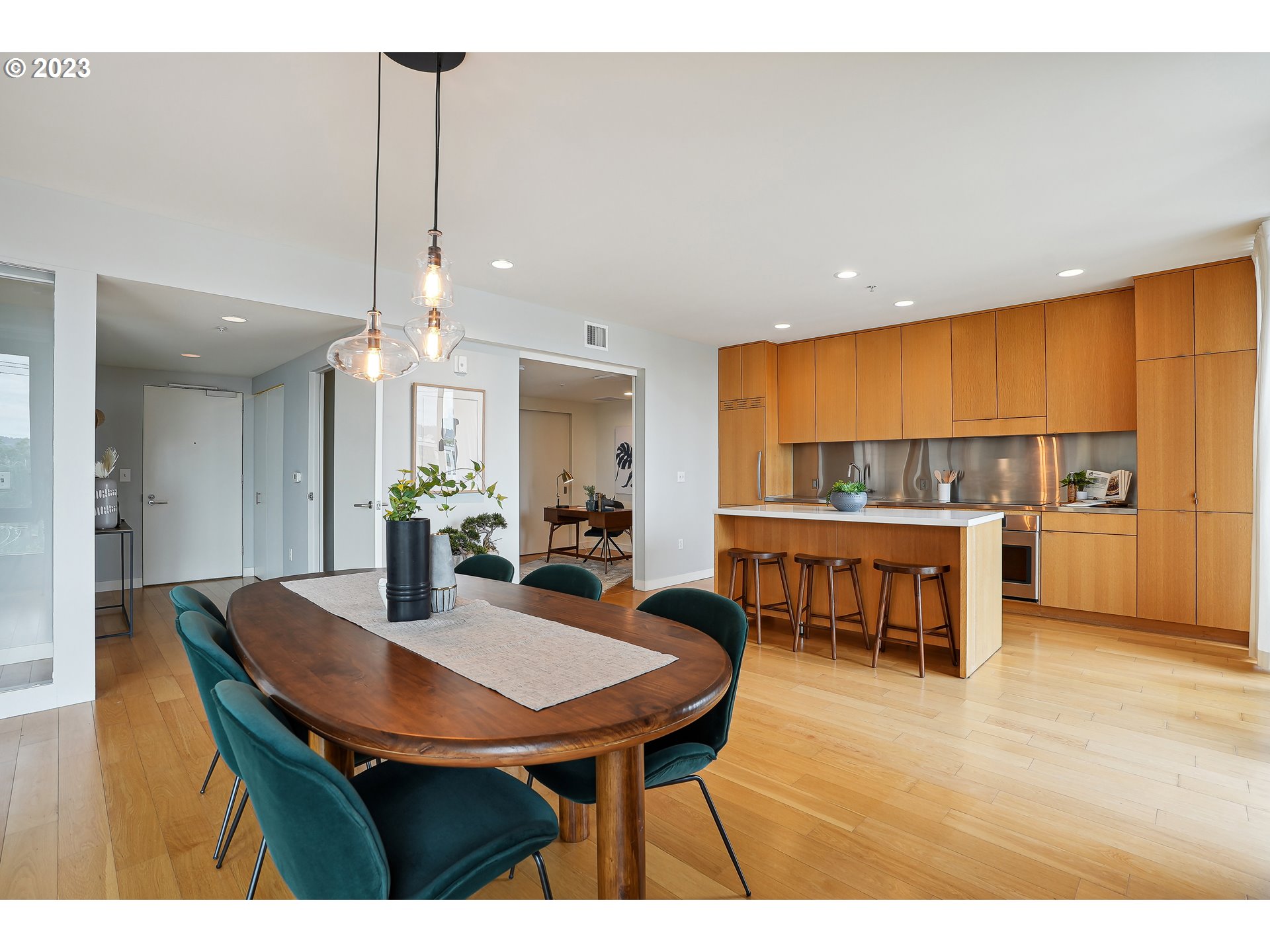 Photo #5: 23094251 Listing 