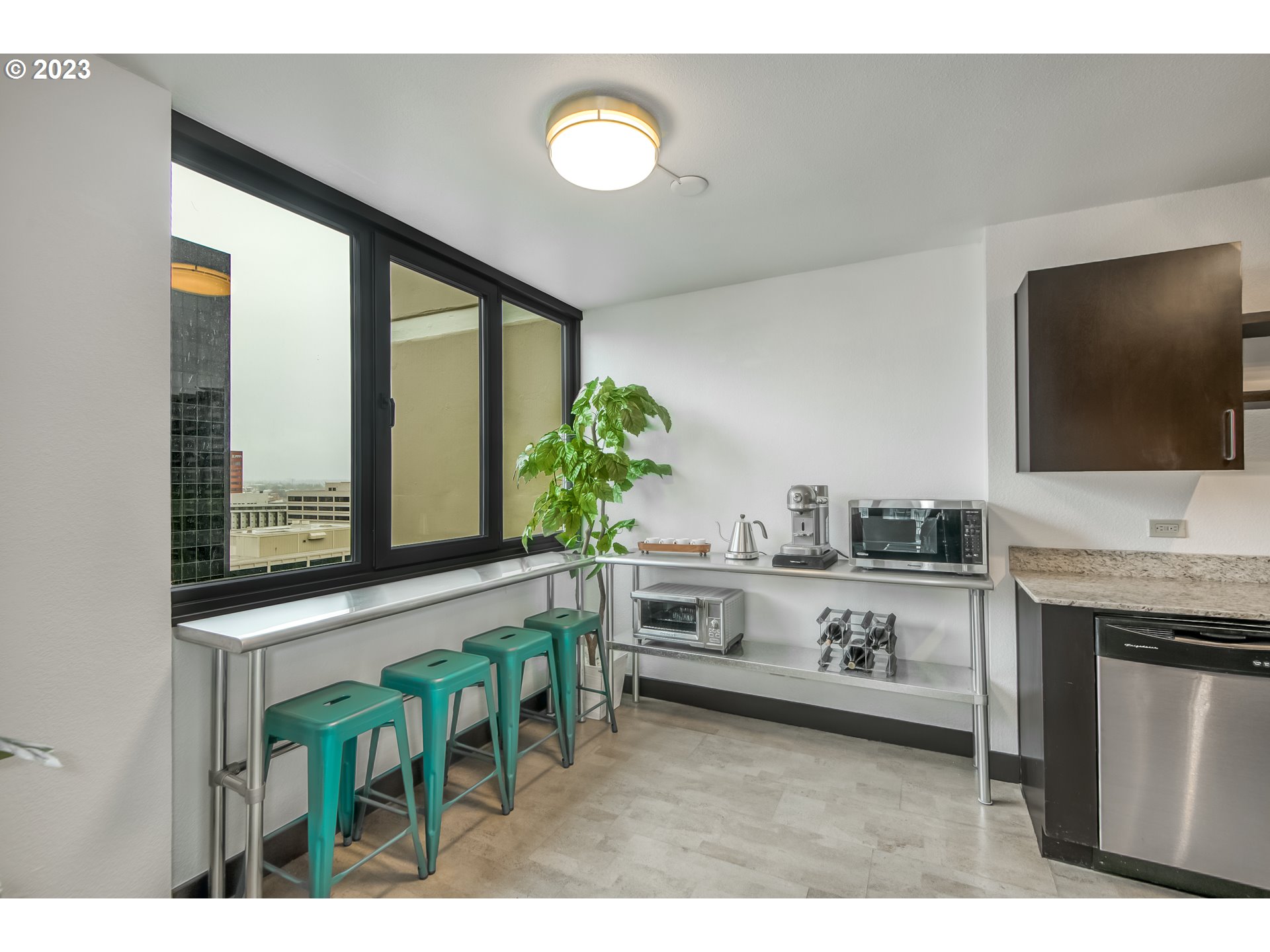 Photo #6: 23096599 Listing 