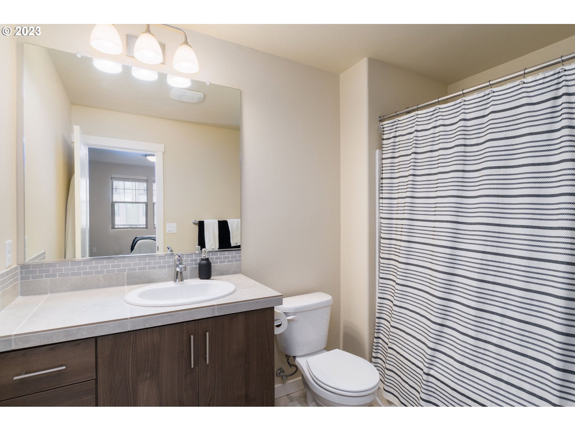 Photo #5: 23099224 Listing 