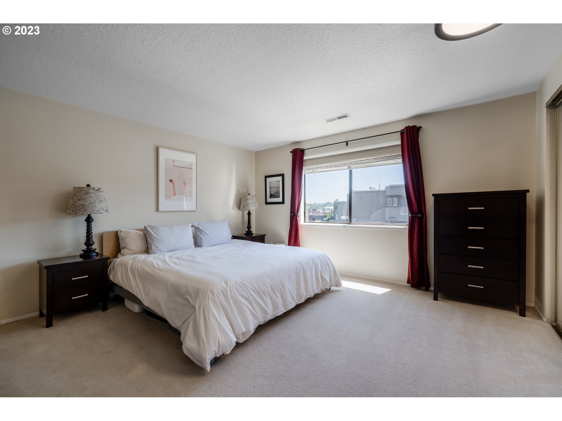Photo #5: 23103031 Listing 