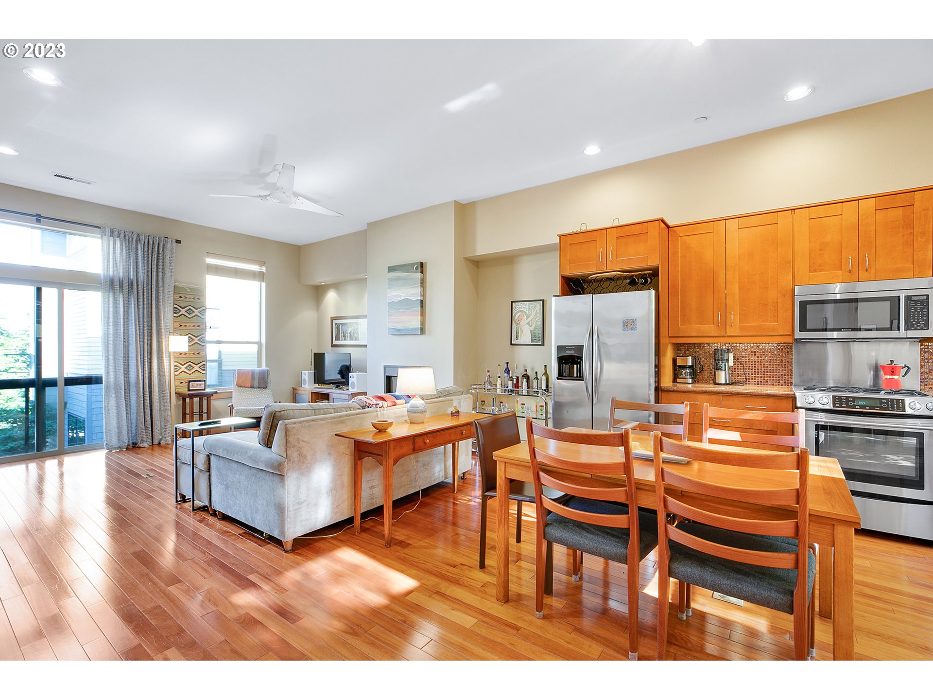 Photo #6: 23103352 Listing 
