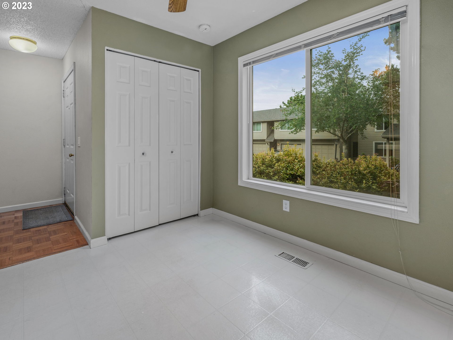 Photo #2: 23107240 Listing 