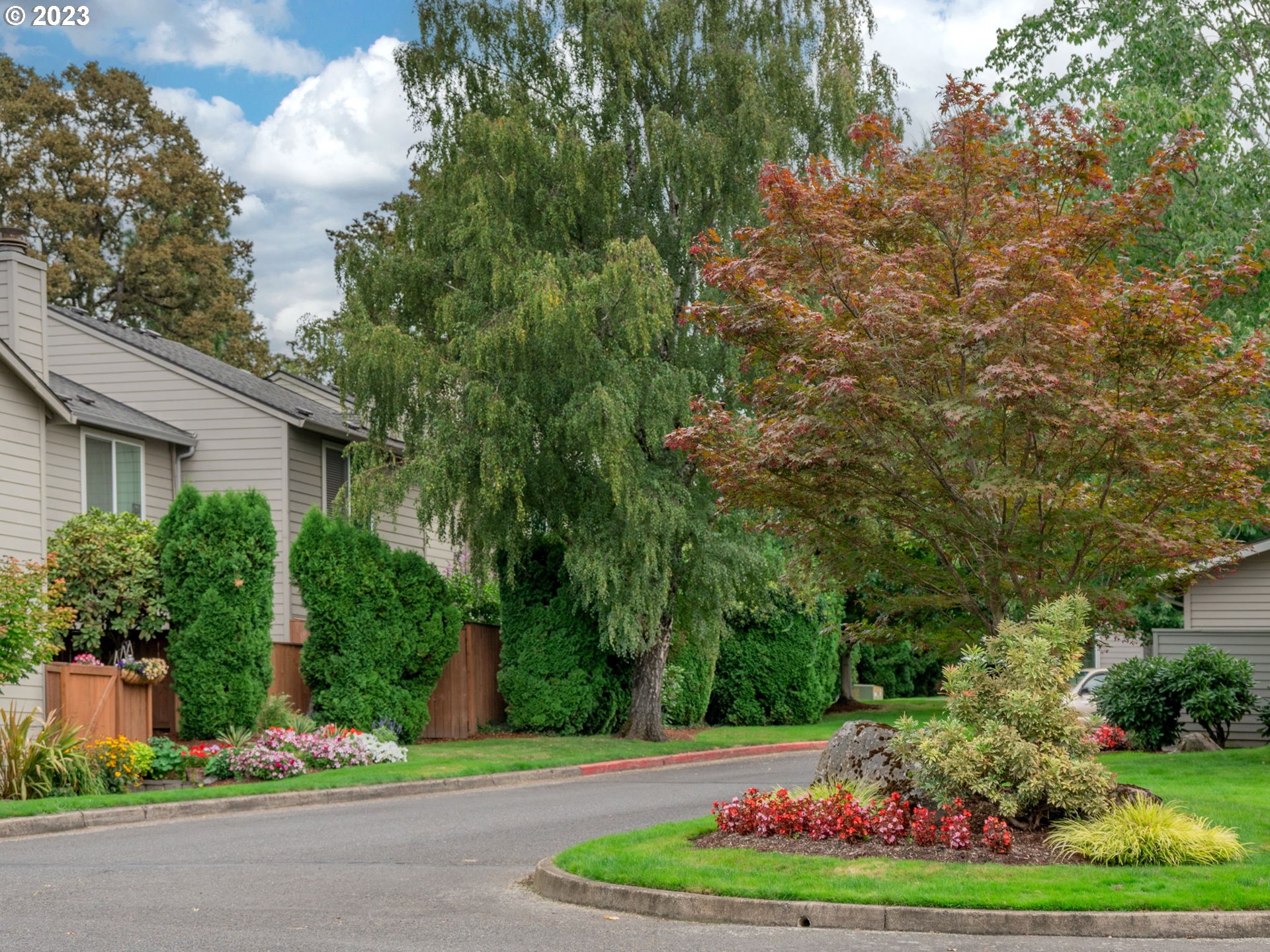 Photo #2: 23107240 Listing 