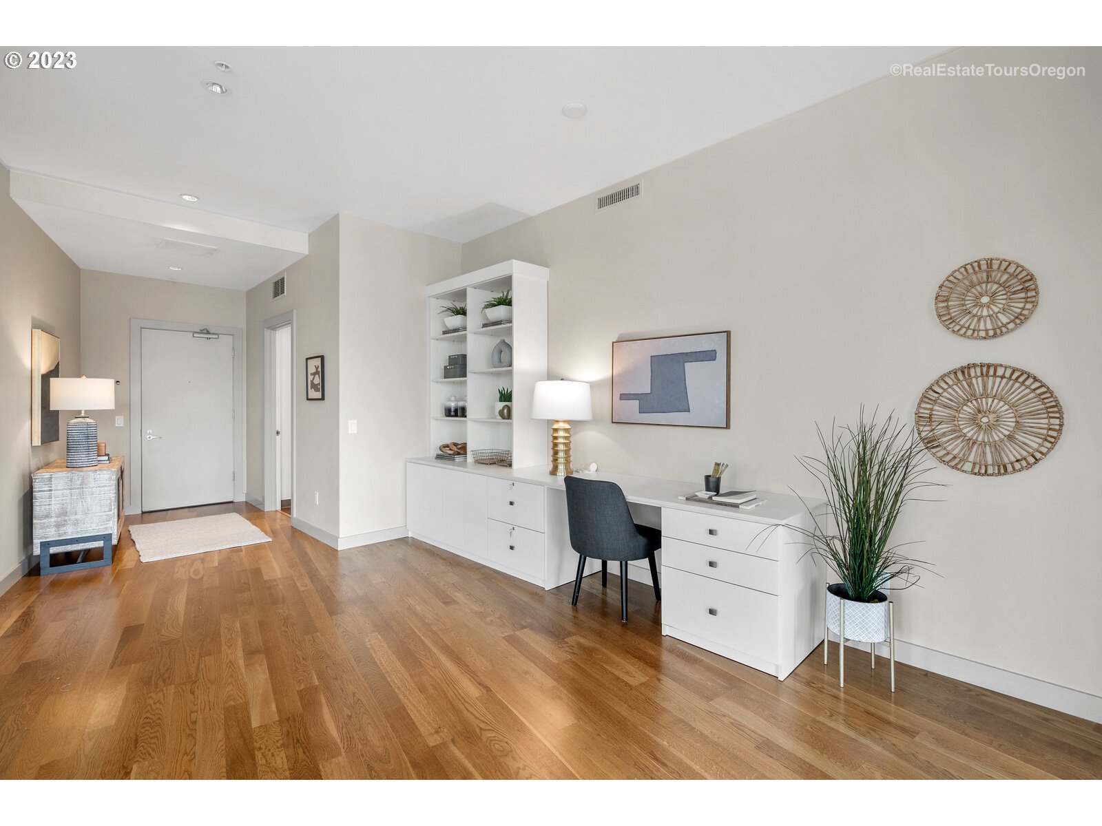 Photo #5: 23107296 Listing 