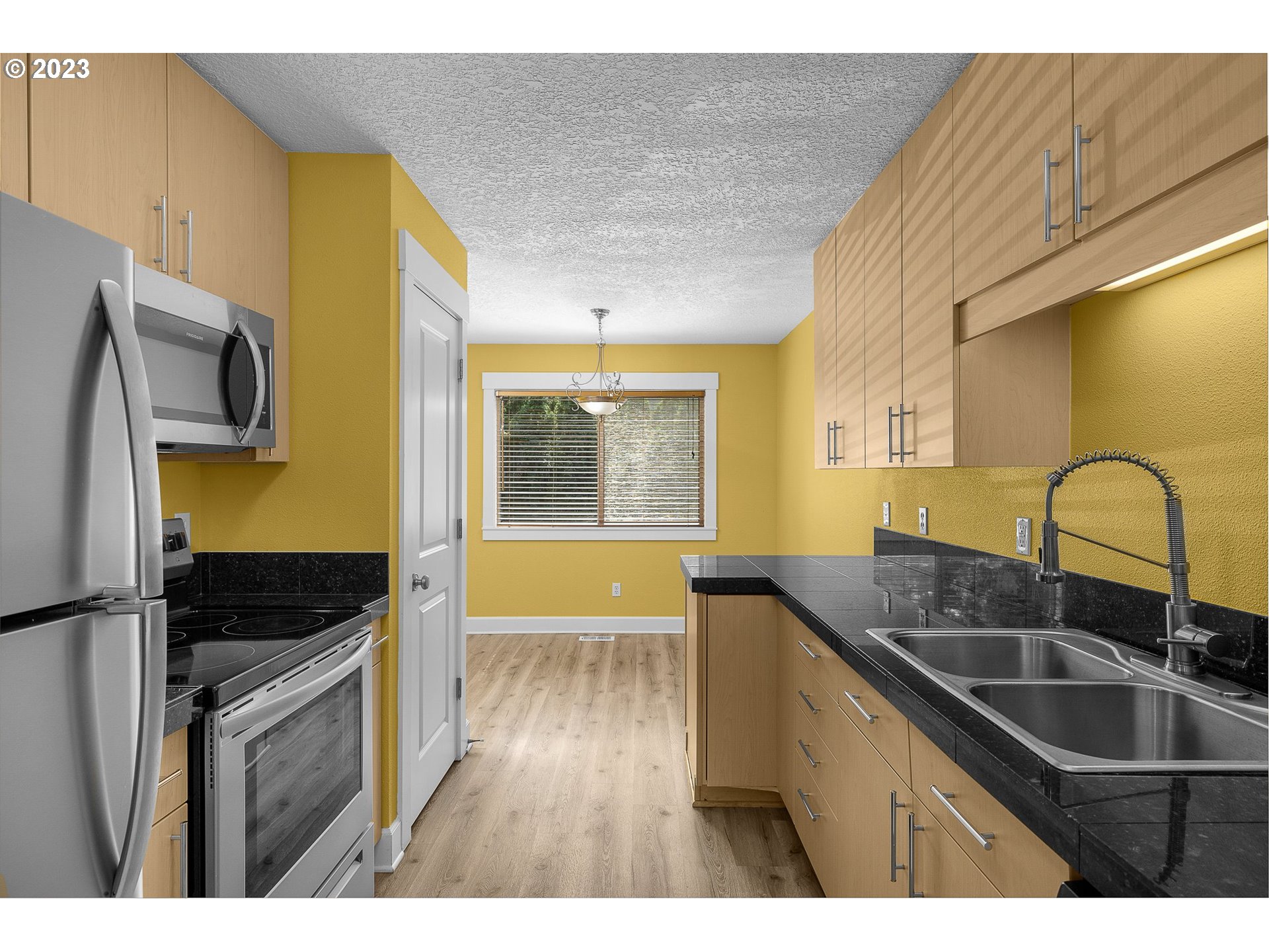 Photo #3: 23111135 Listing 
