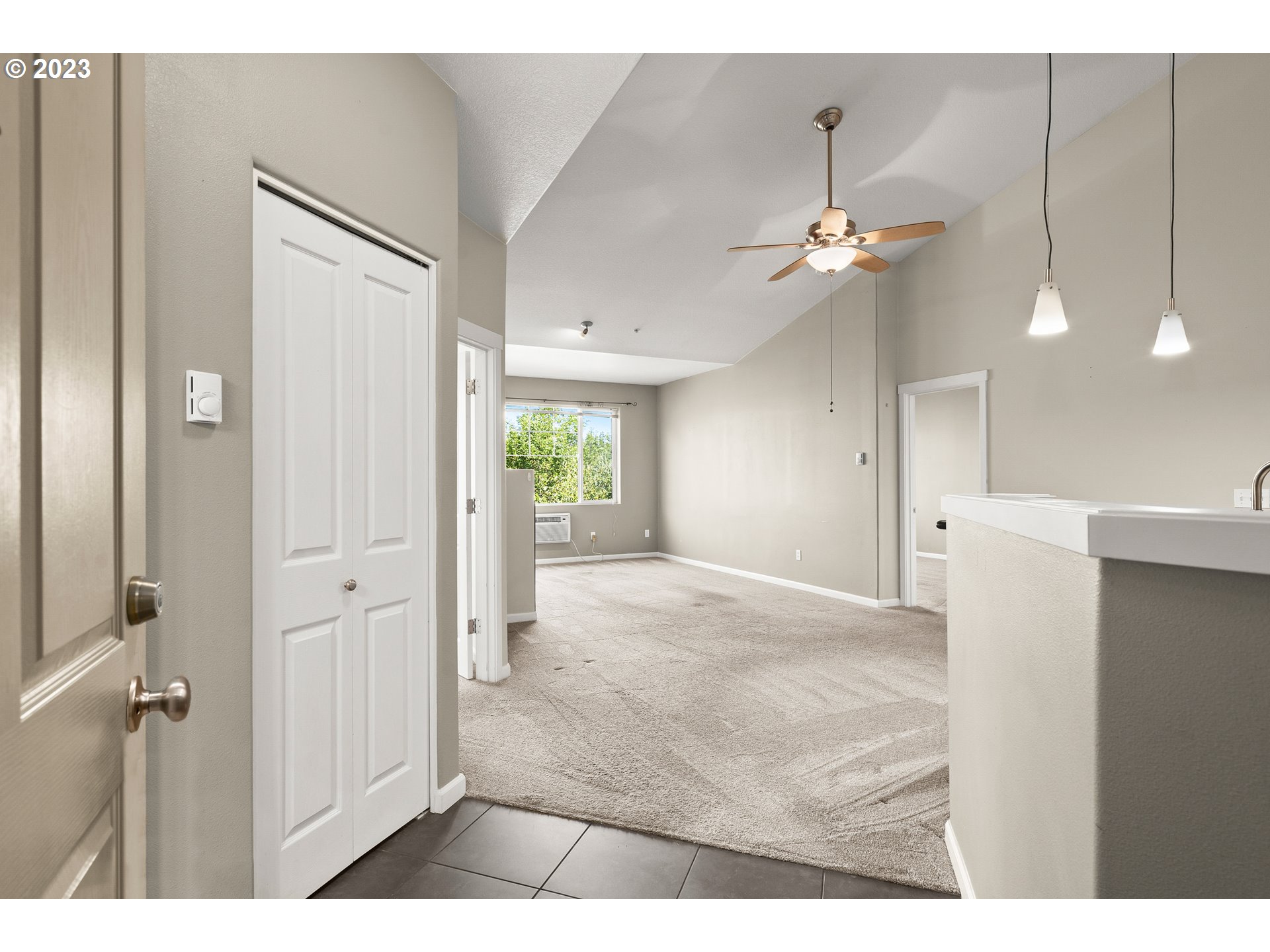 Photo #3: 23112056 Listing 