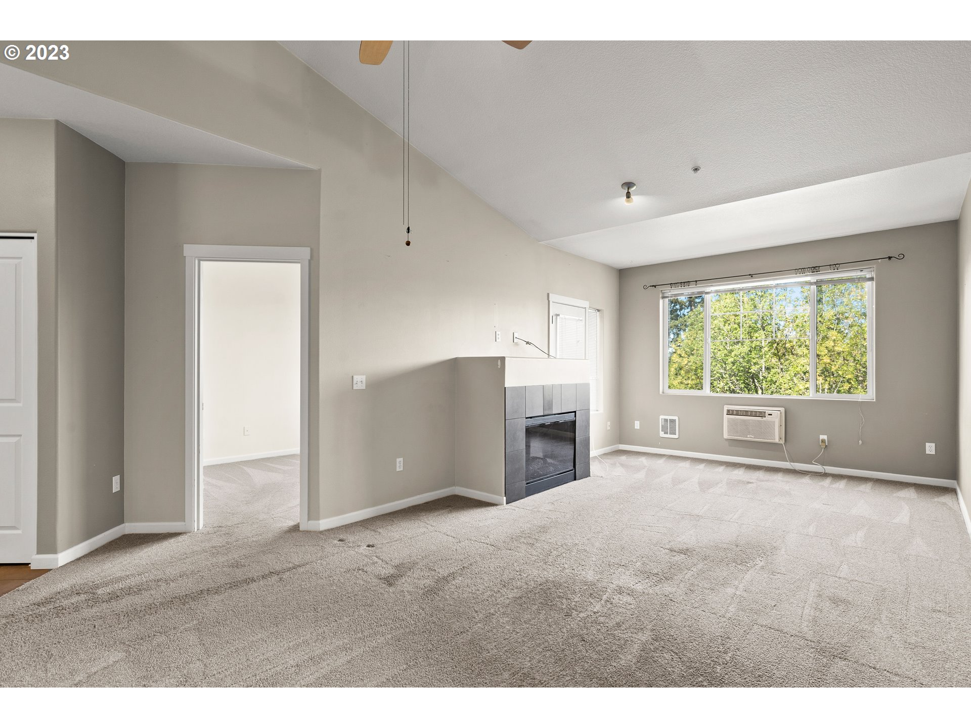 Photo #5: 23112056 Listing 