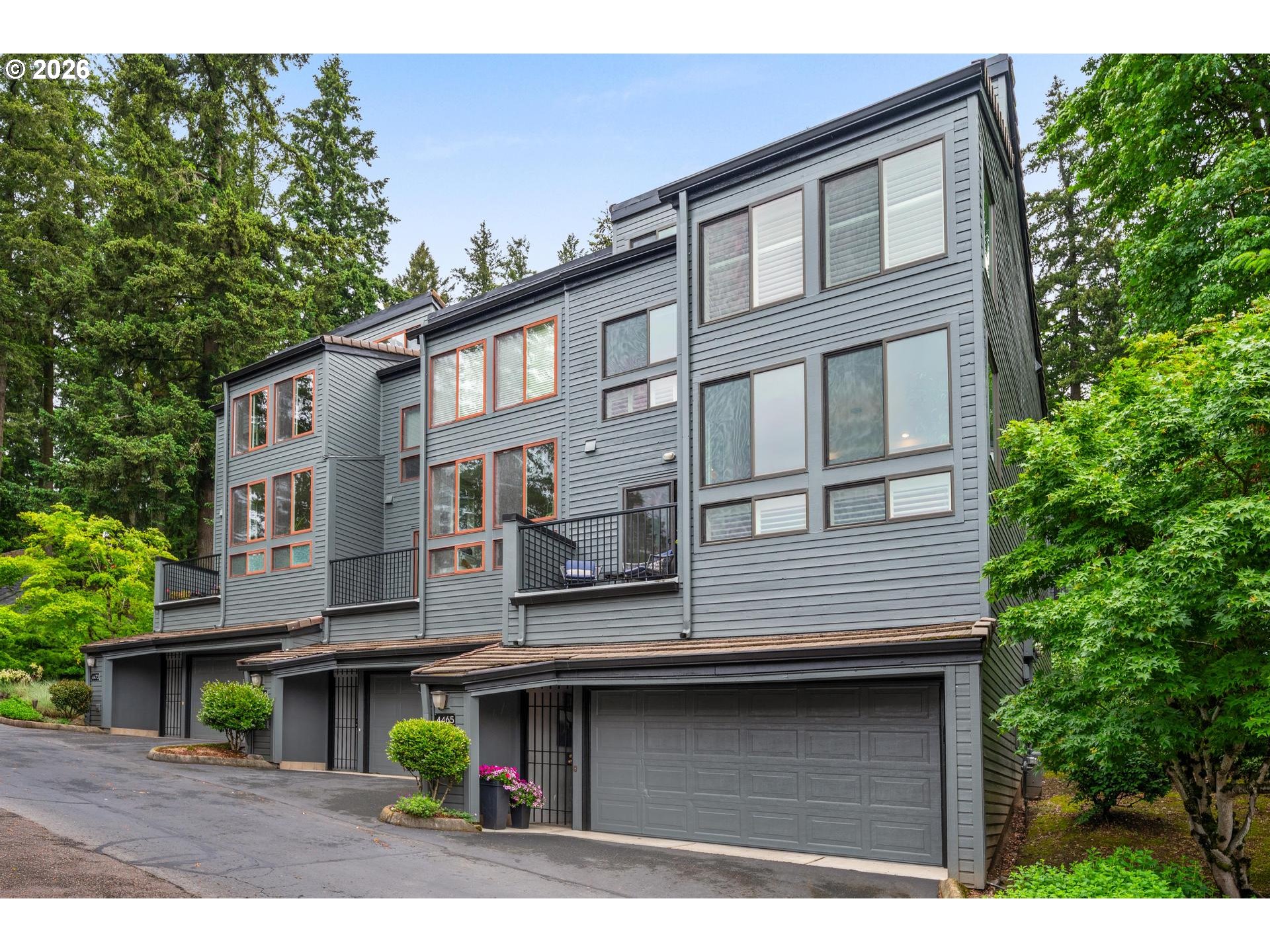 Photo #1: 231132658 Listing: Photo #1