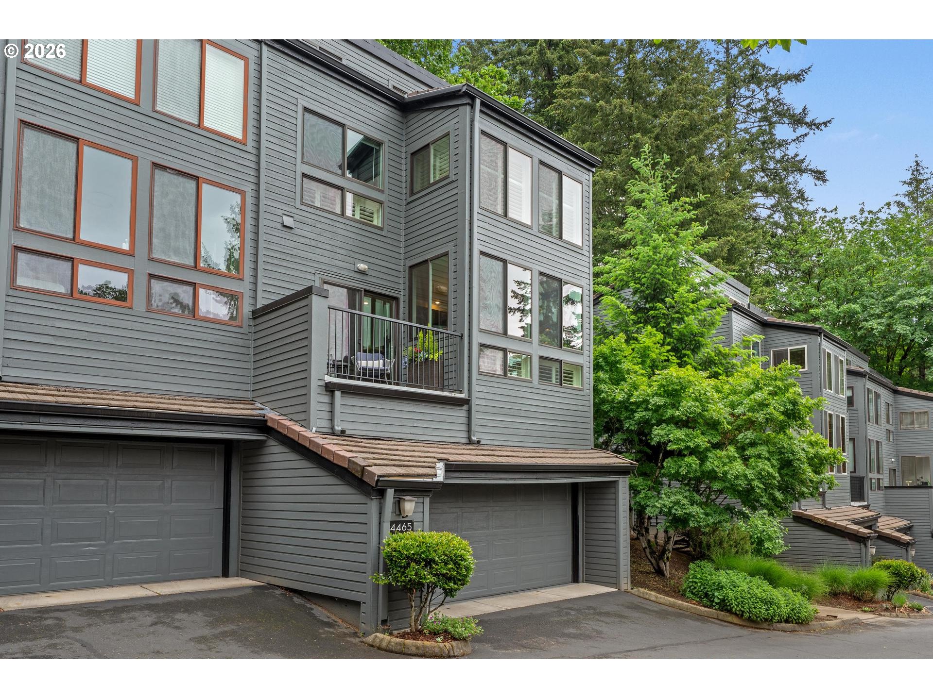 Photo #2: 231132658 Listing: Photo #2