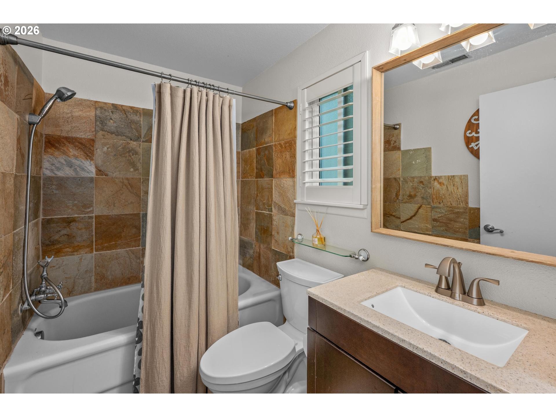 Photo #34: 231132658 Listing: Photo #34