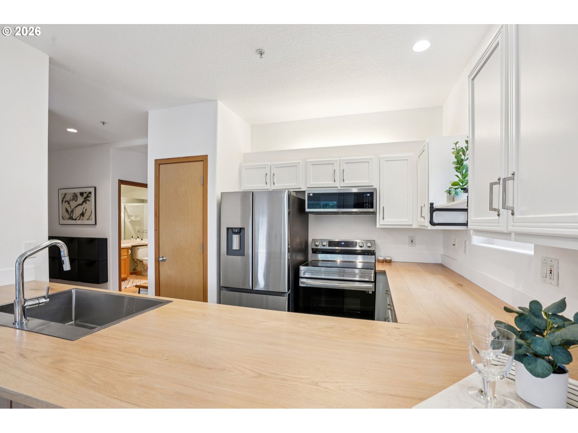 Photo #6: 231158707 Listing: Photo #6