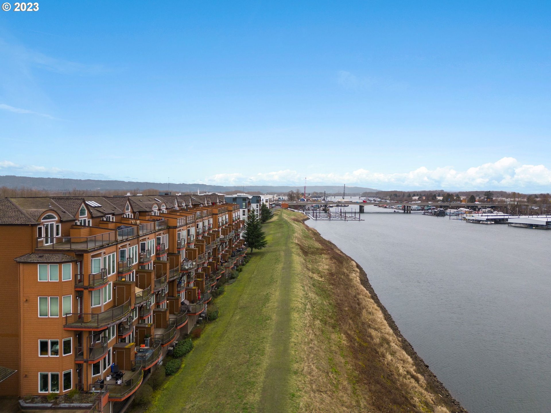 Photo #2: 23118938 Listing 
