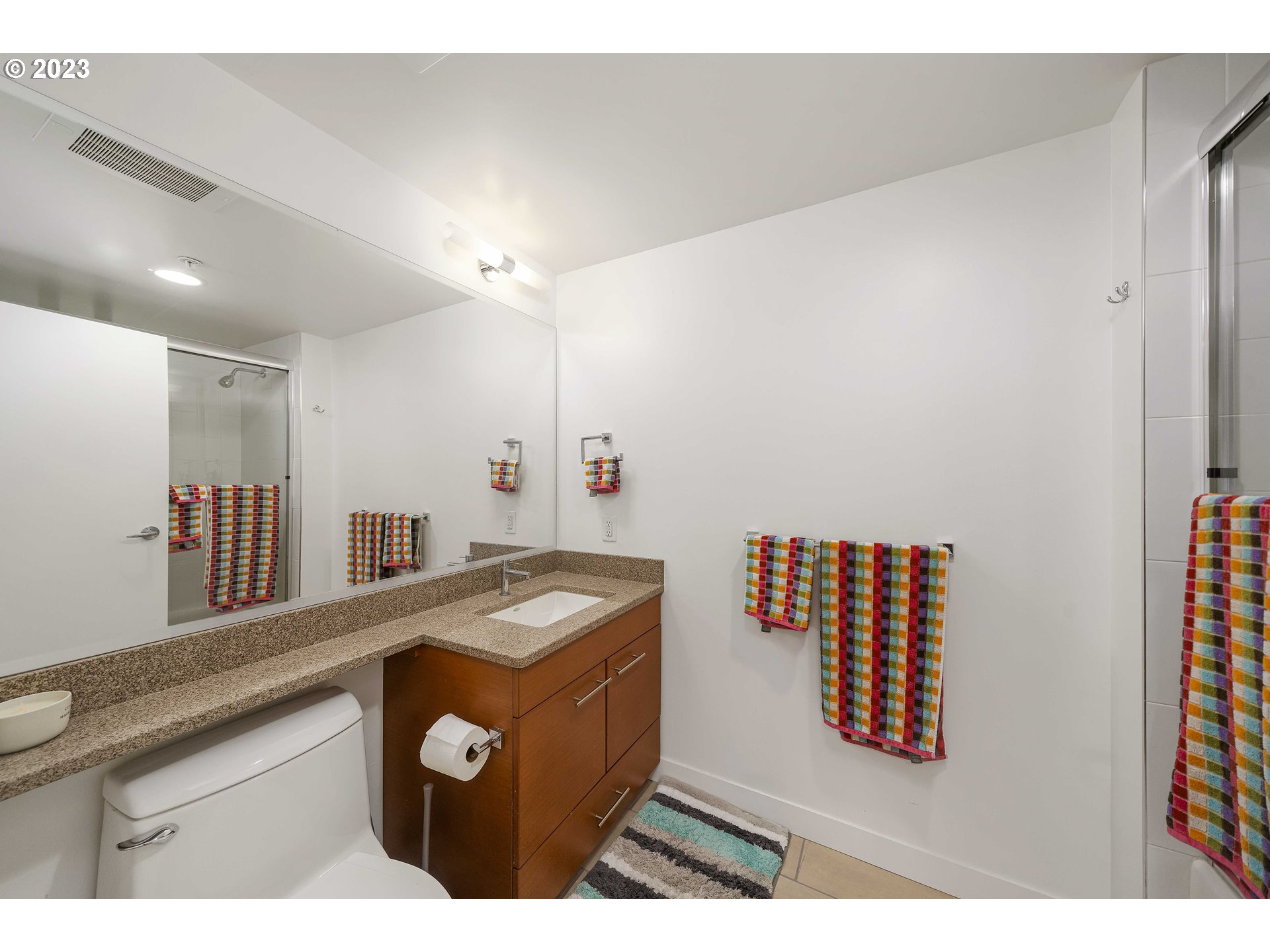 Photo #5: 23120116 Listing 