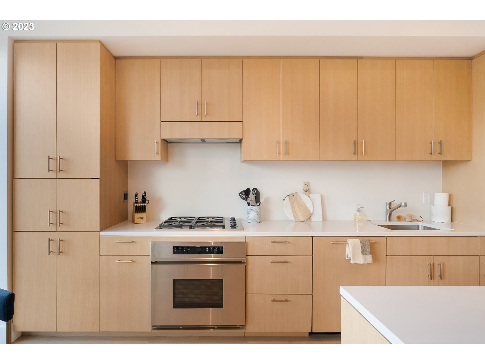 Photo #4: 23123944 Listing 