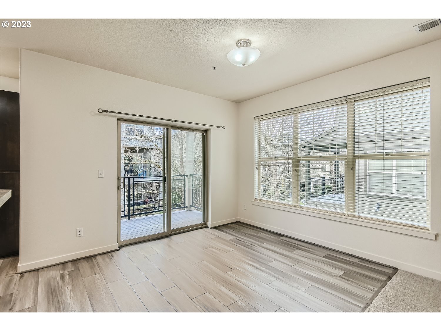 Photo #5: 23124309 Listing 