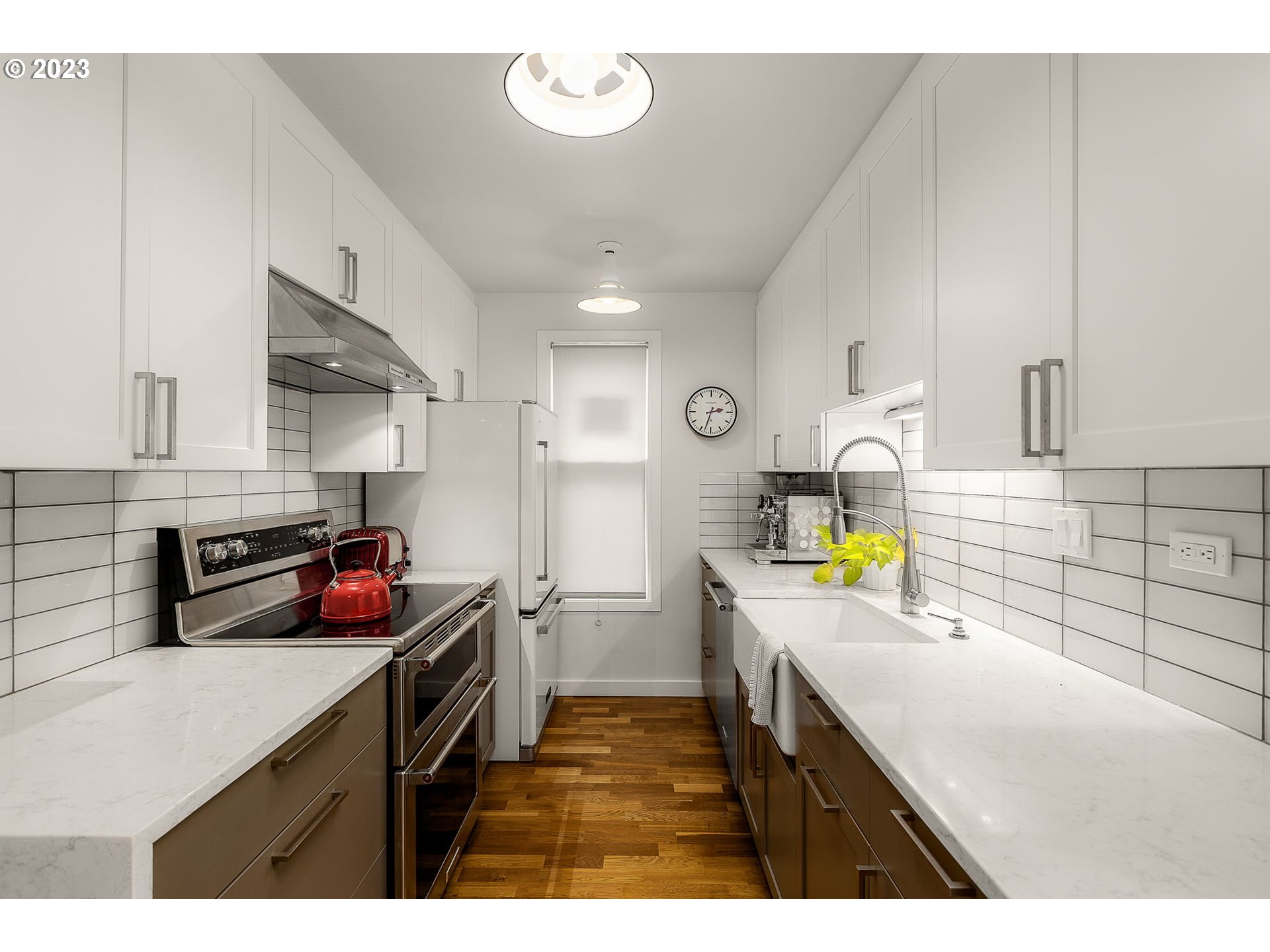 Photo #3: 23125469 Listing 