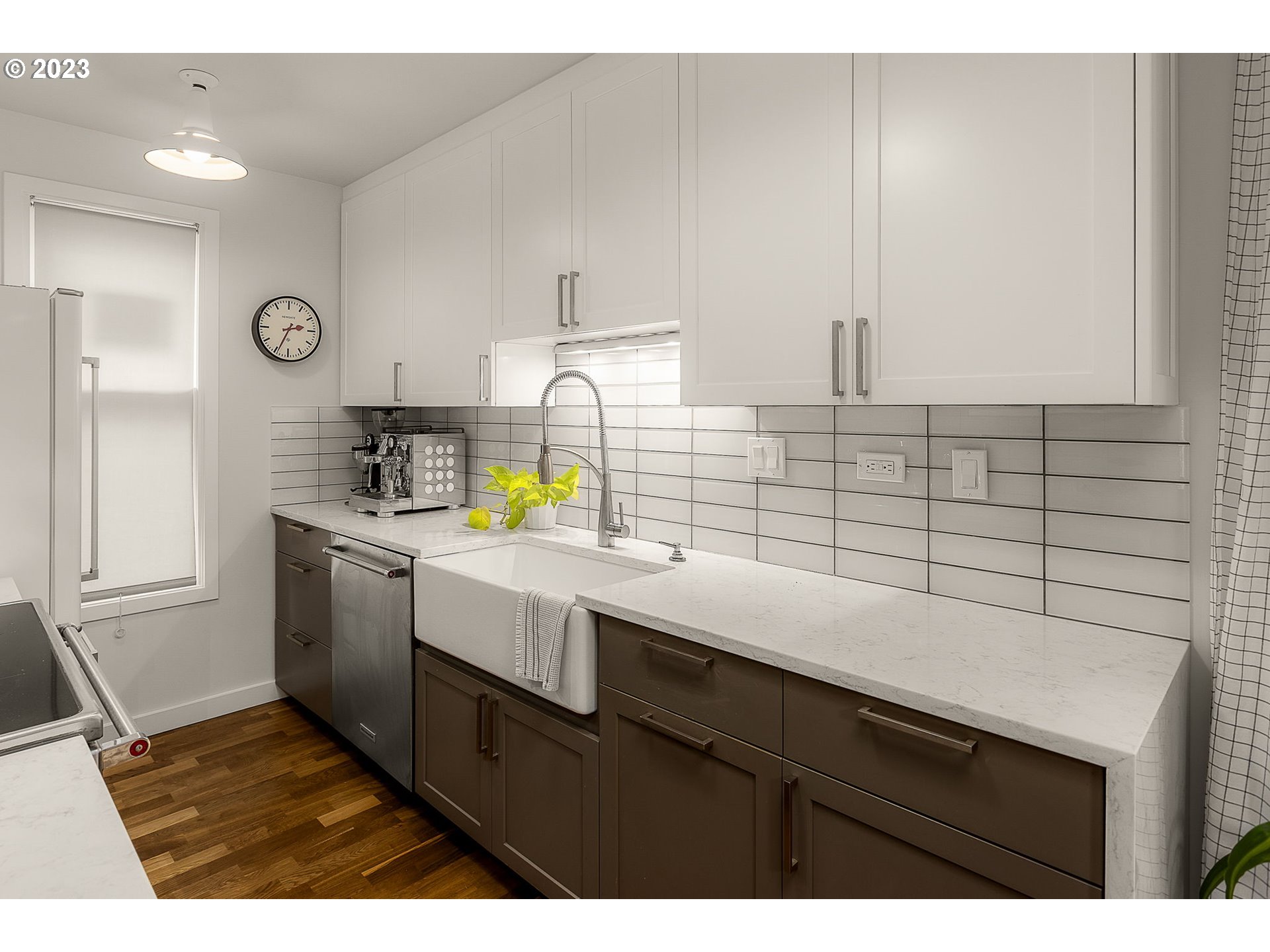 Photo #4: 23125469 Listing 