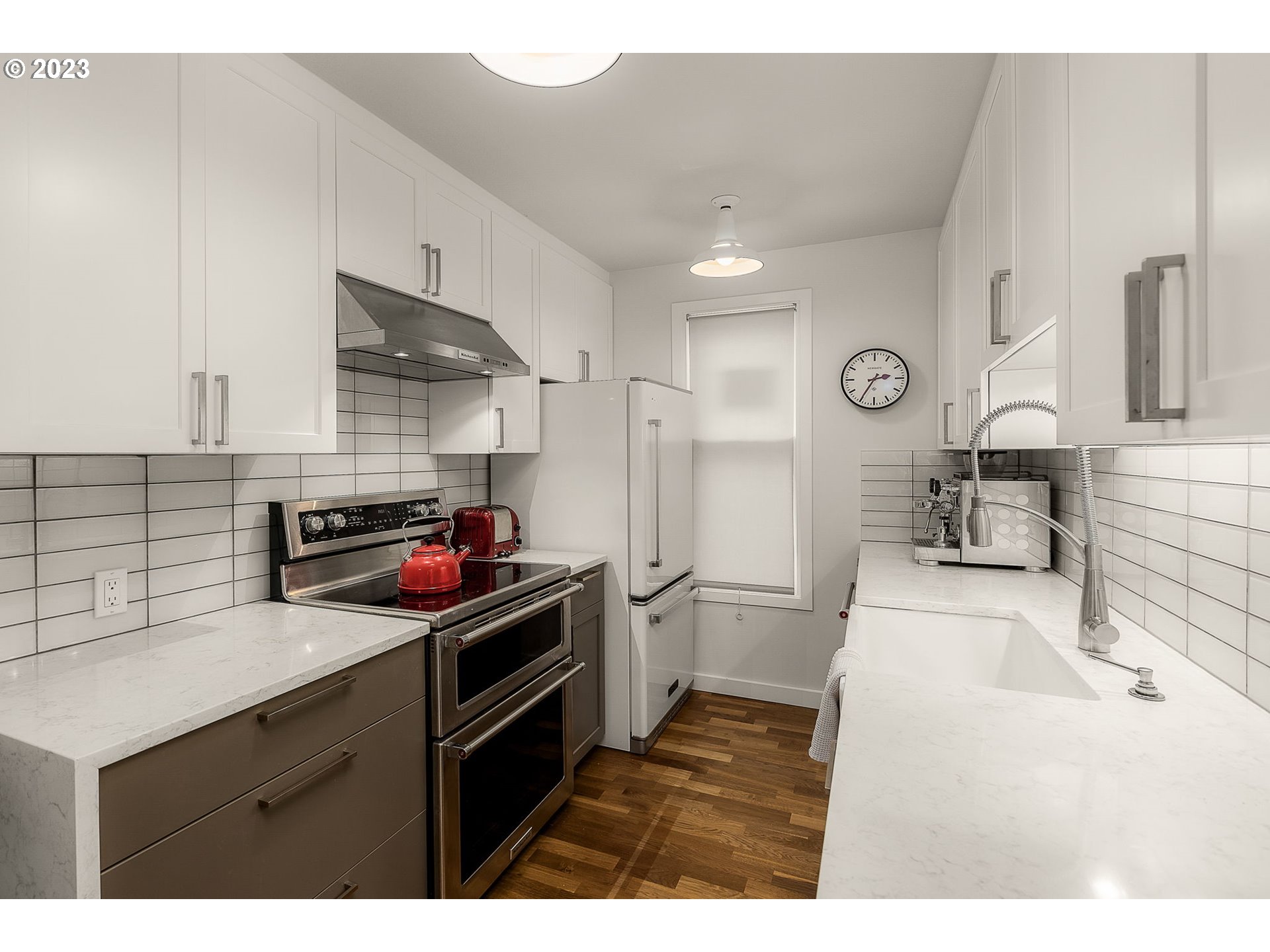 Photo #5: 23125469 Listing 