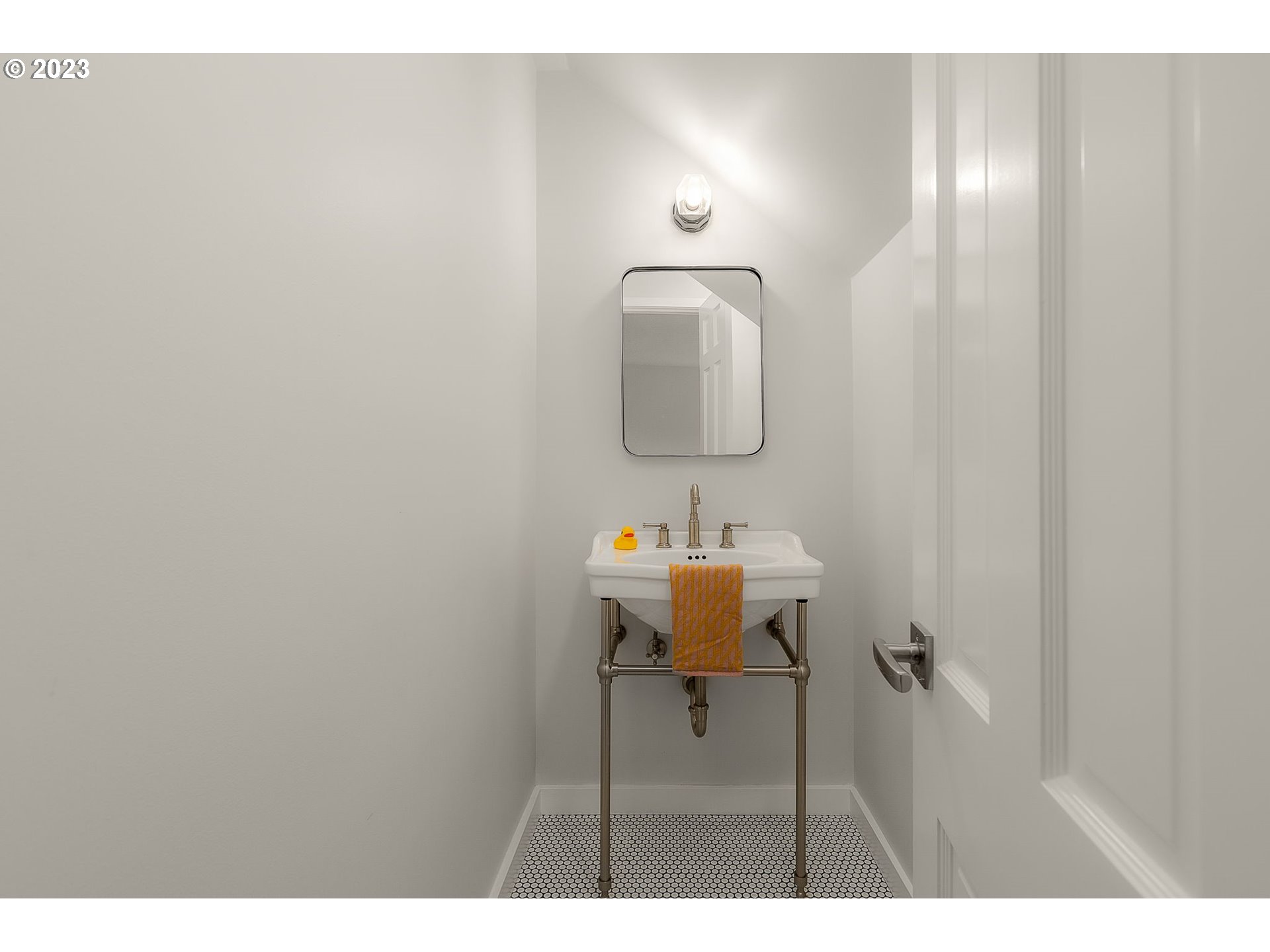 Photo #6: 23125469 Listing 