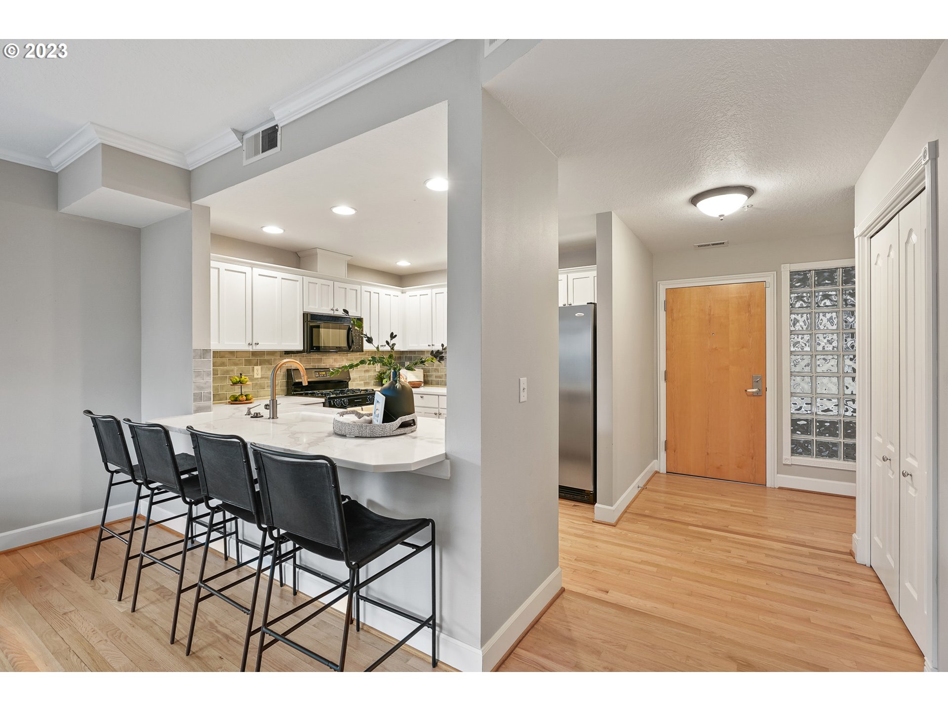 Photo #5: 23129762 Listing 