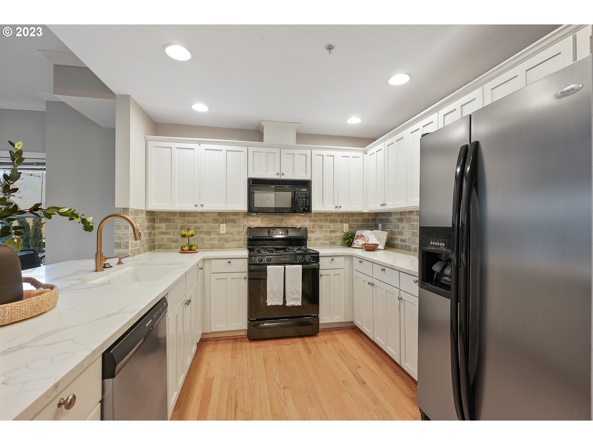 Photo #6: 23129762 Listing 