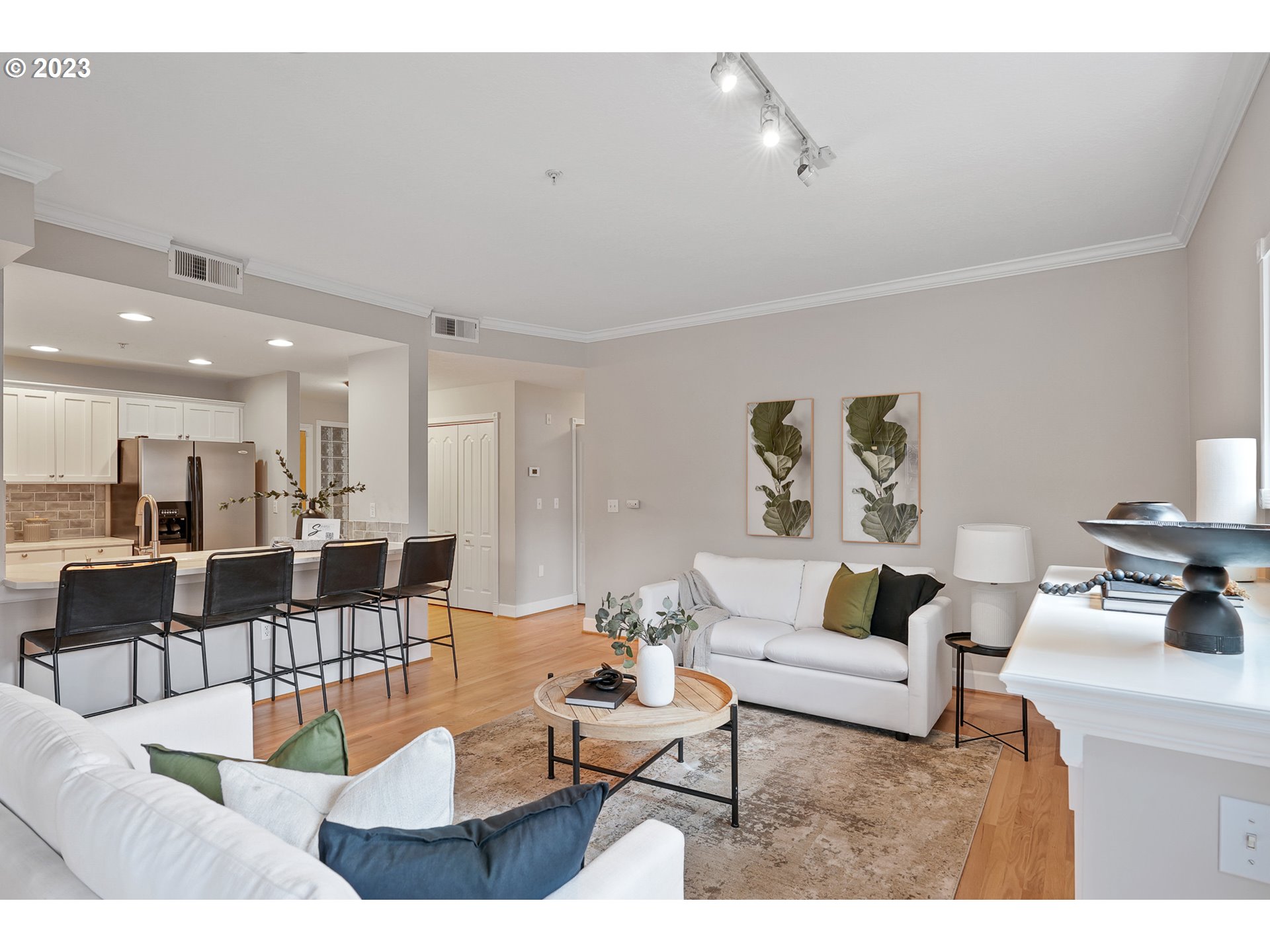 Photo #3: 23129762 Listing 