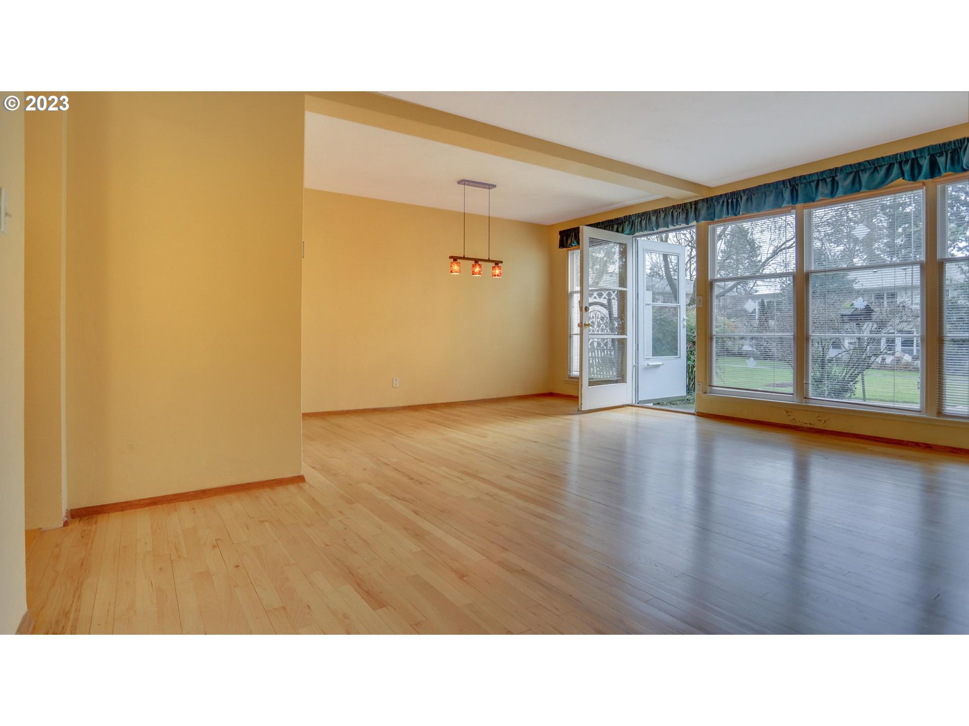 Photo #6: 23130588 Listing 