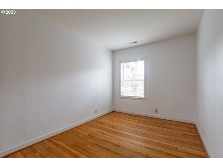 Photo #3: 23130645 Listing 