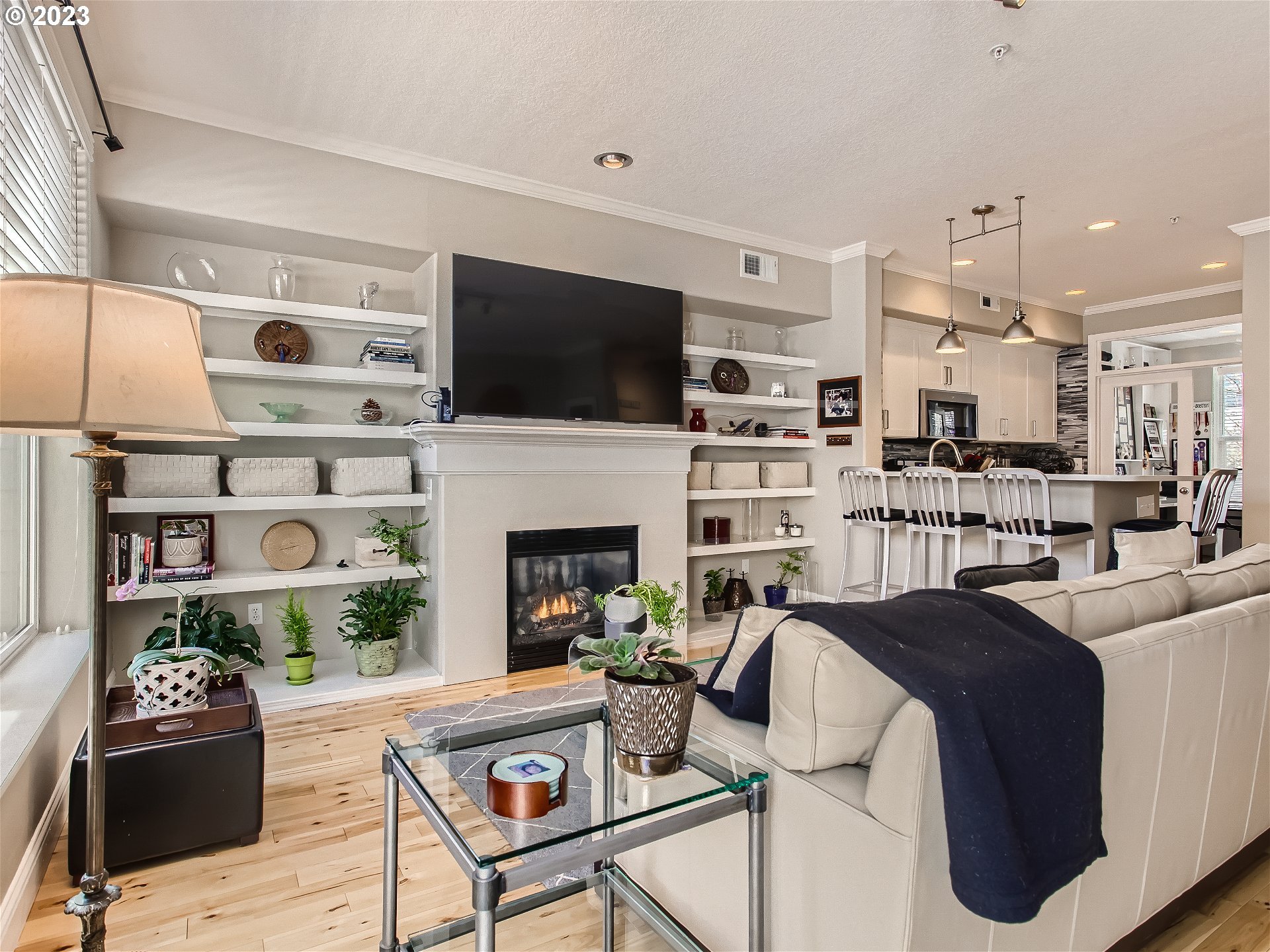 Photo #5: 23134075 Listing 