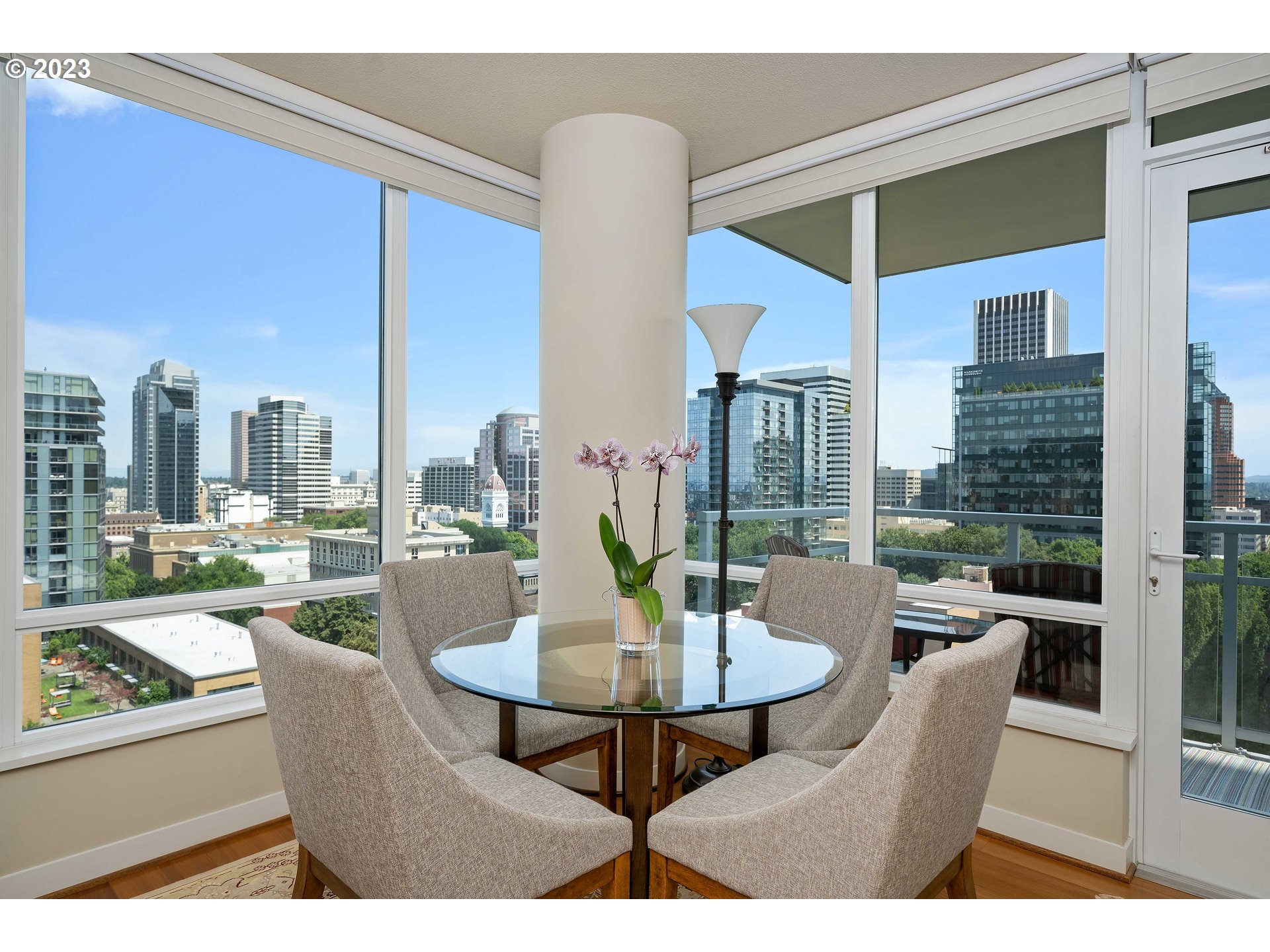 Photo #2: 23135423 Listing 