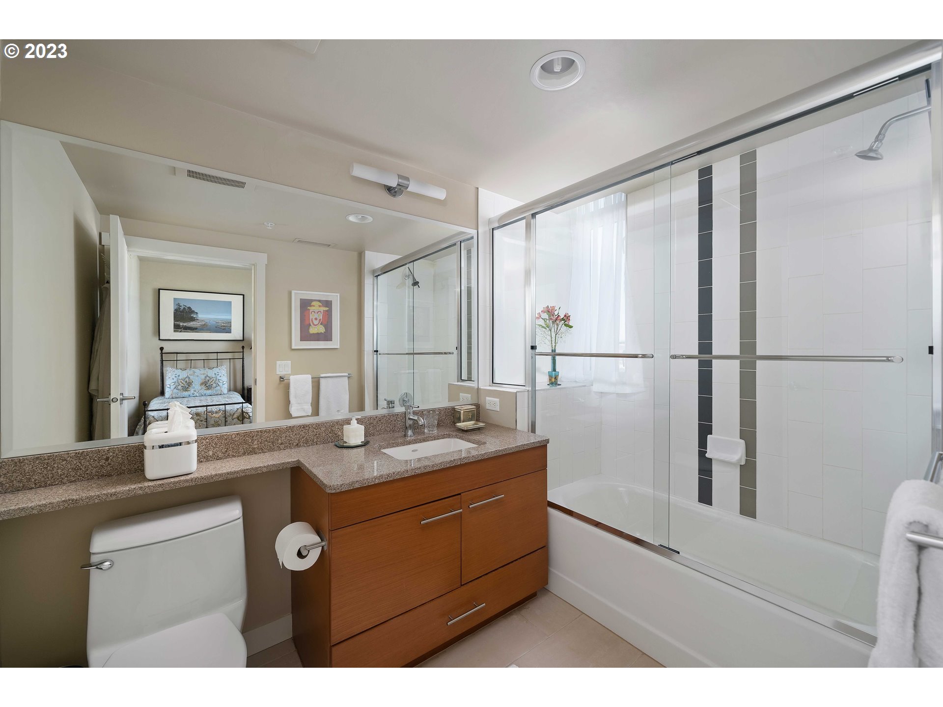 Photo #5: 23135423 Listing 