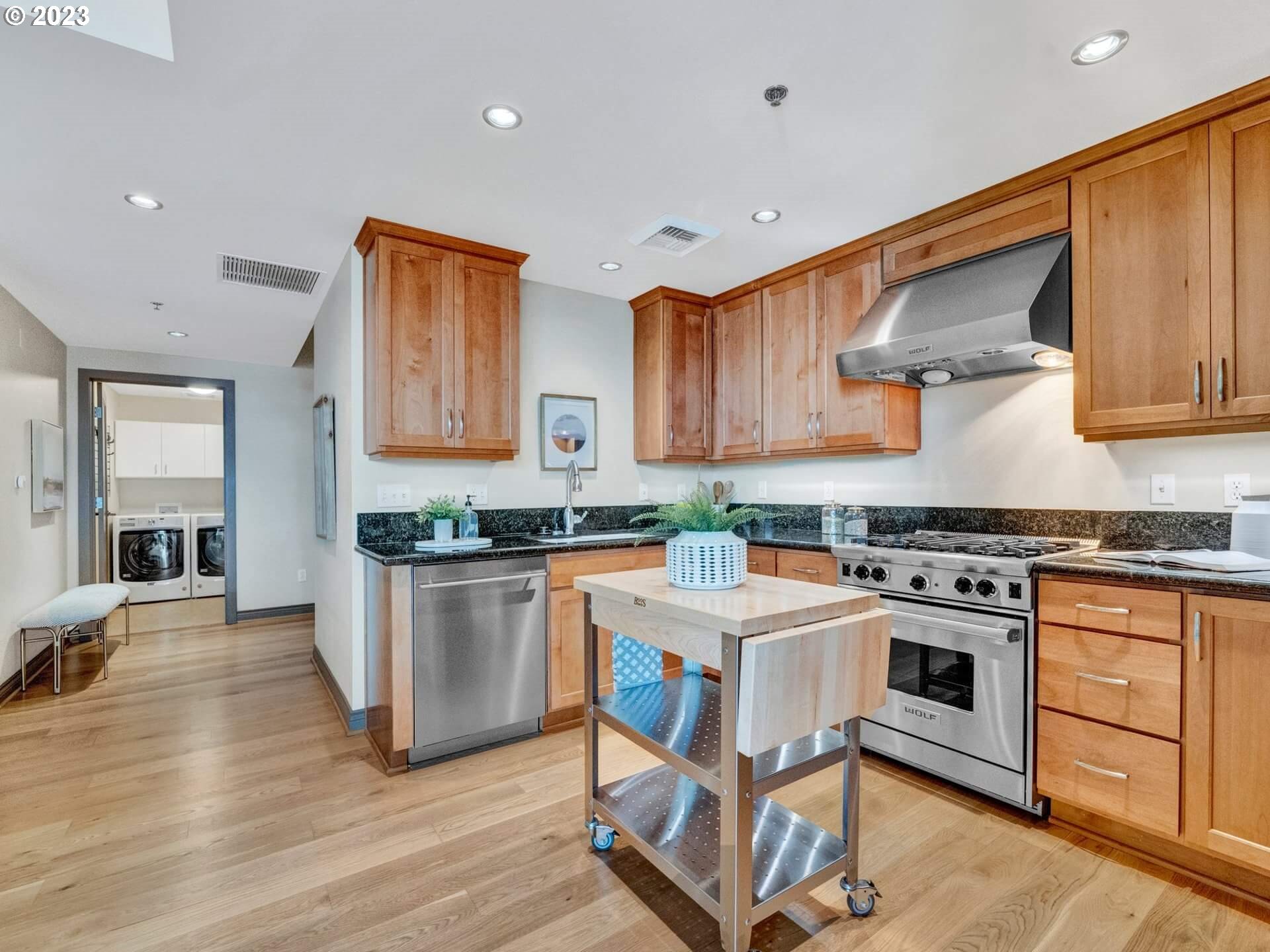 Photo #3: 23137189 Listing 
