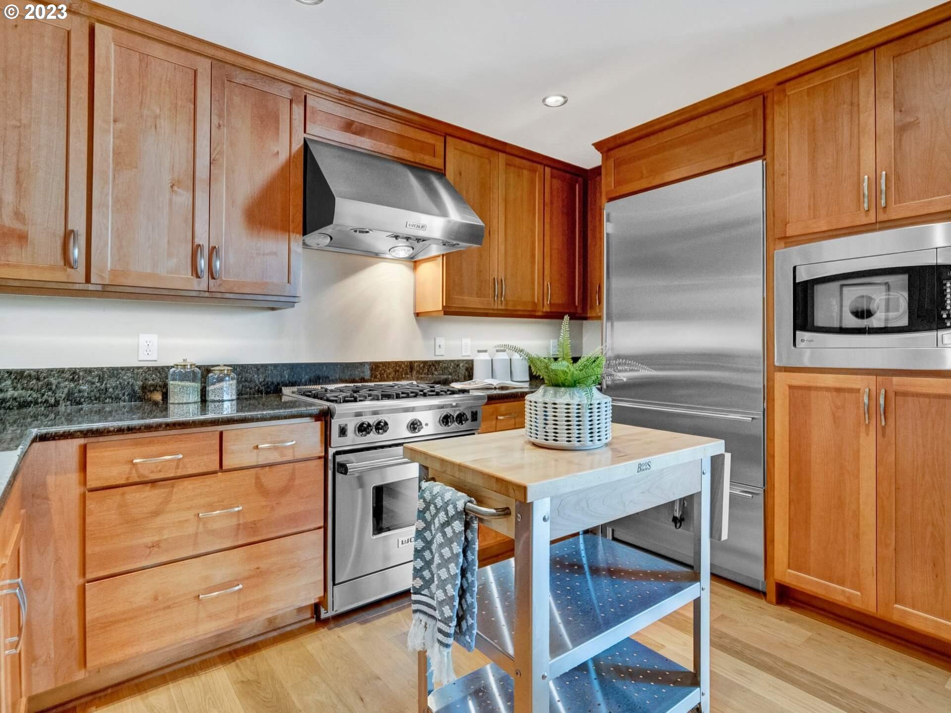 Photo #4: 23137189 Listing 