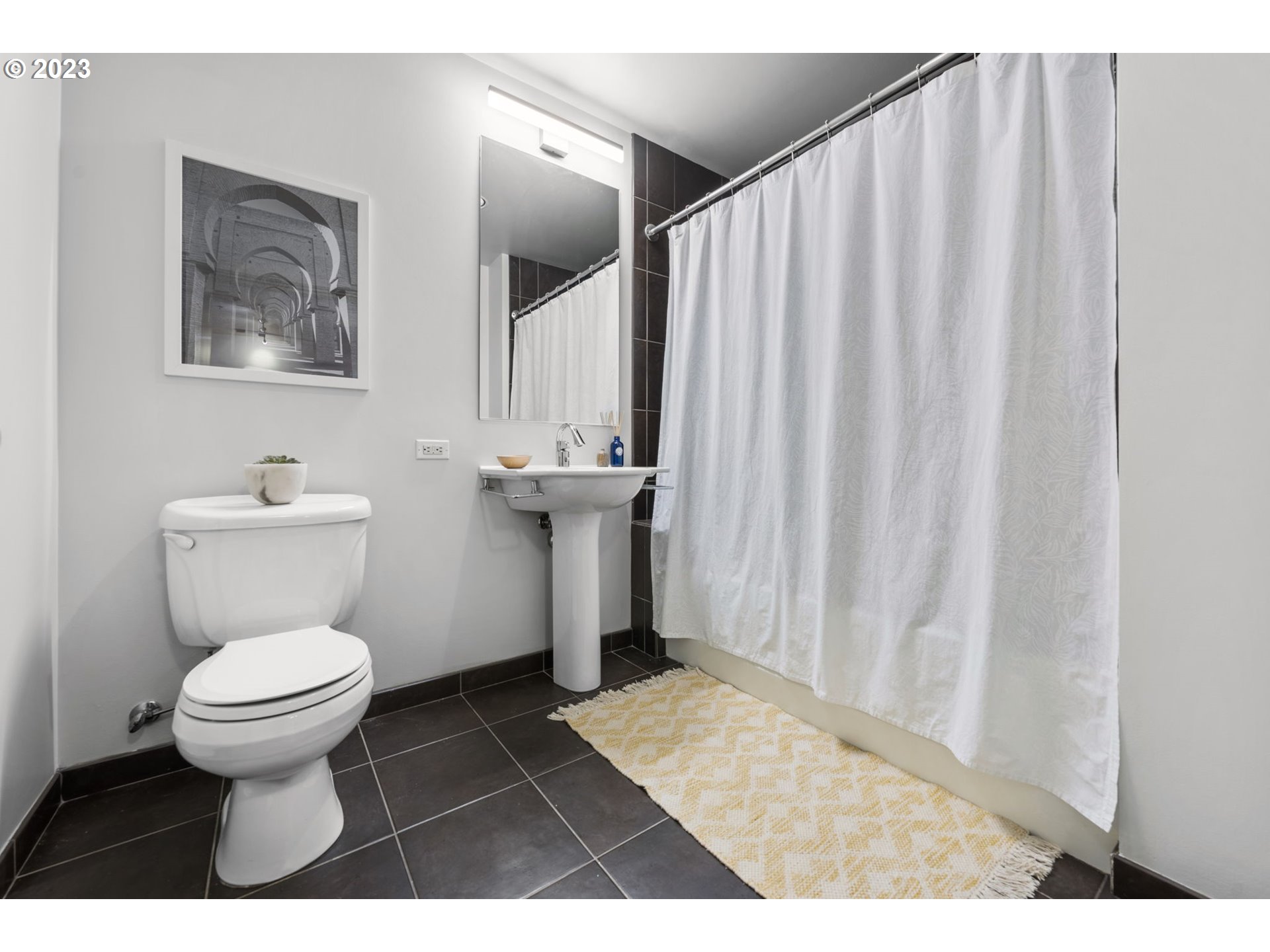 Photo #3: 23137361 Listing 