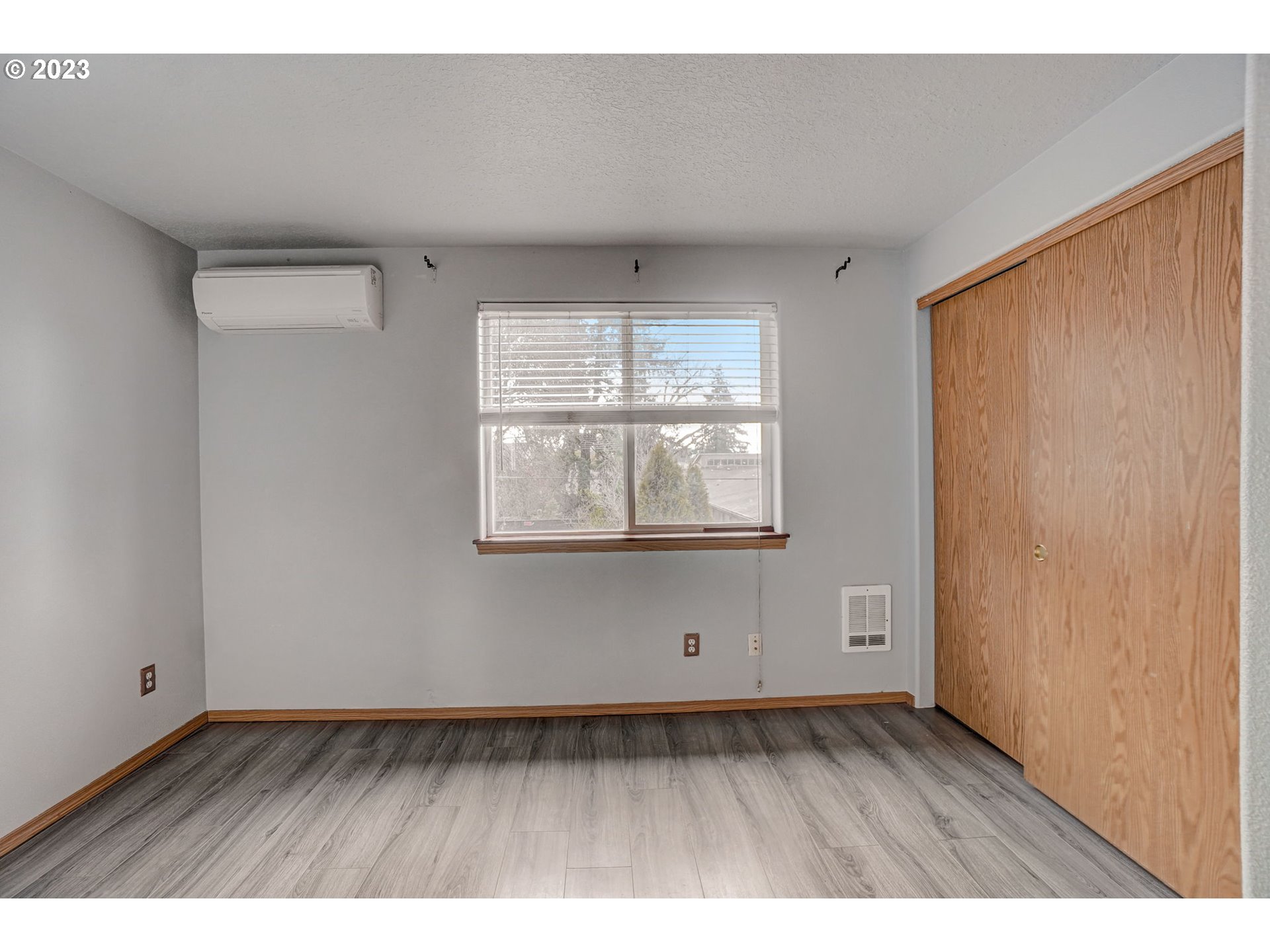 Photo #6: 23139513 Listing 