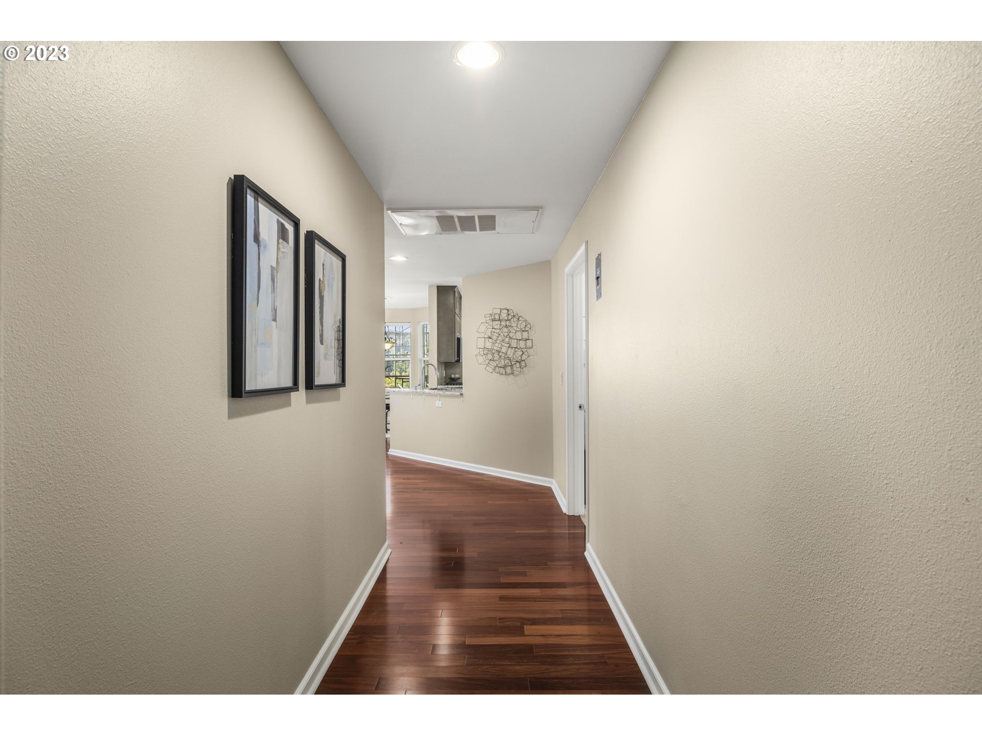 Photo #17: 23142480 Listing 